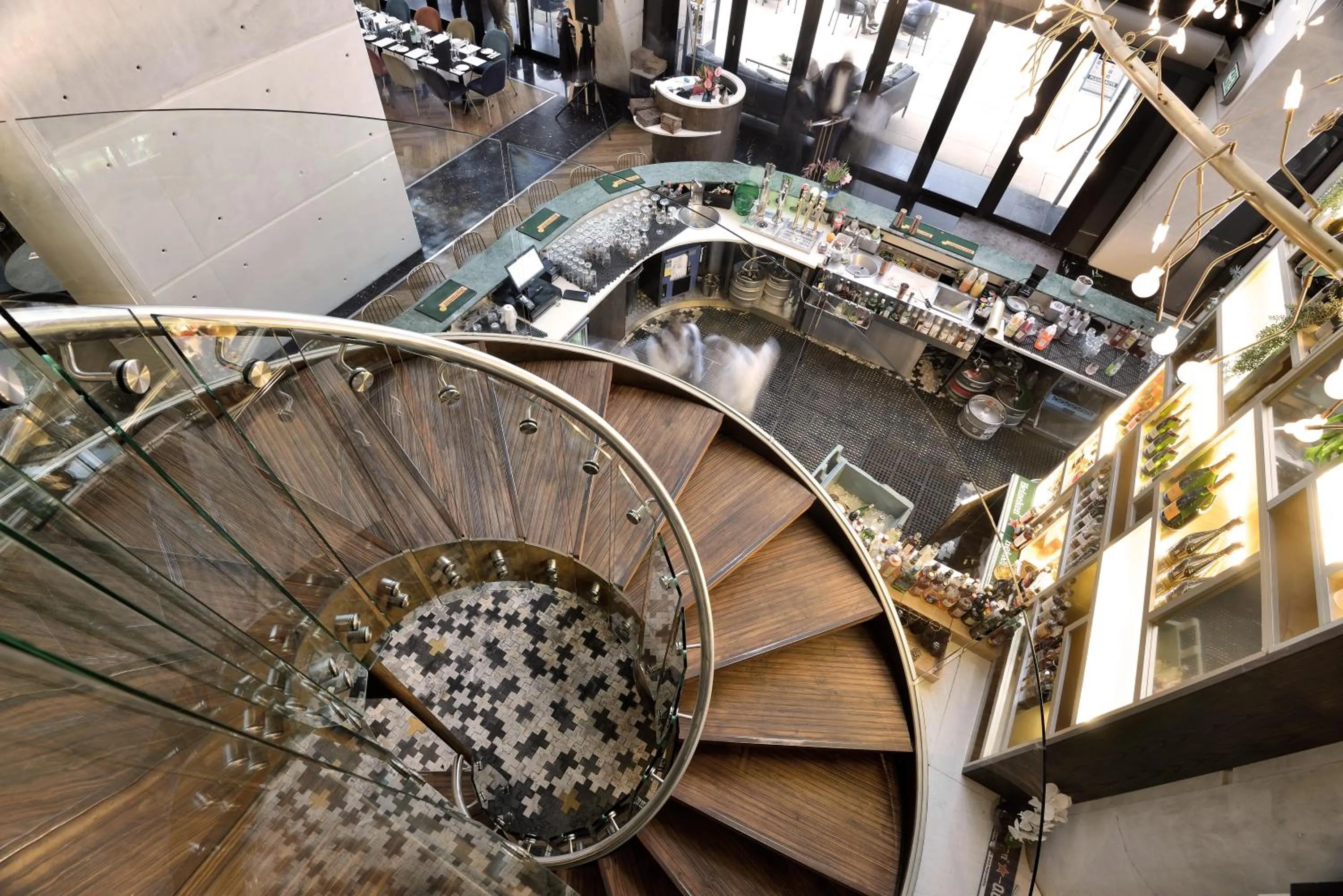 Restaurant/places to eat in The Leonardo