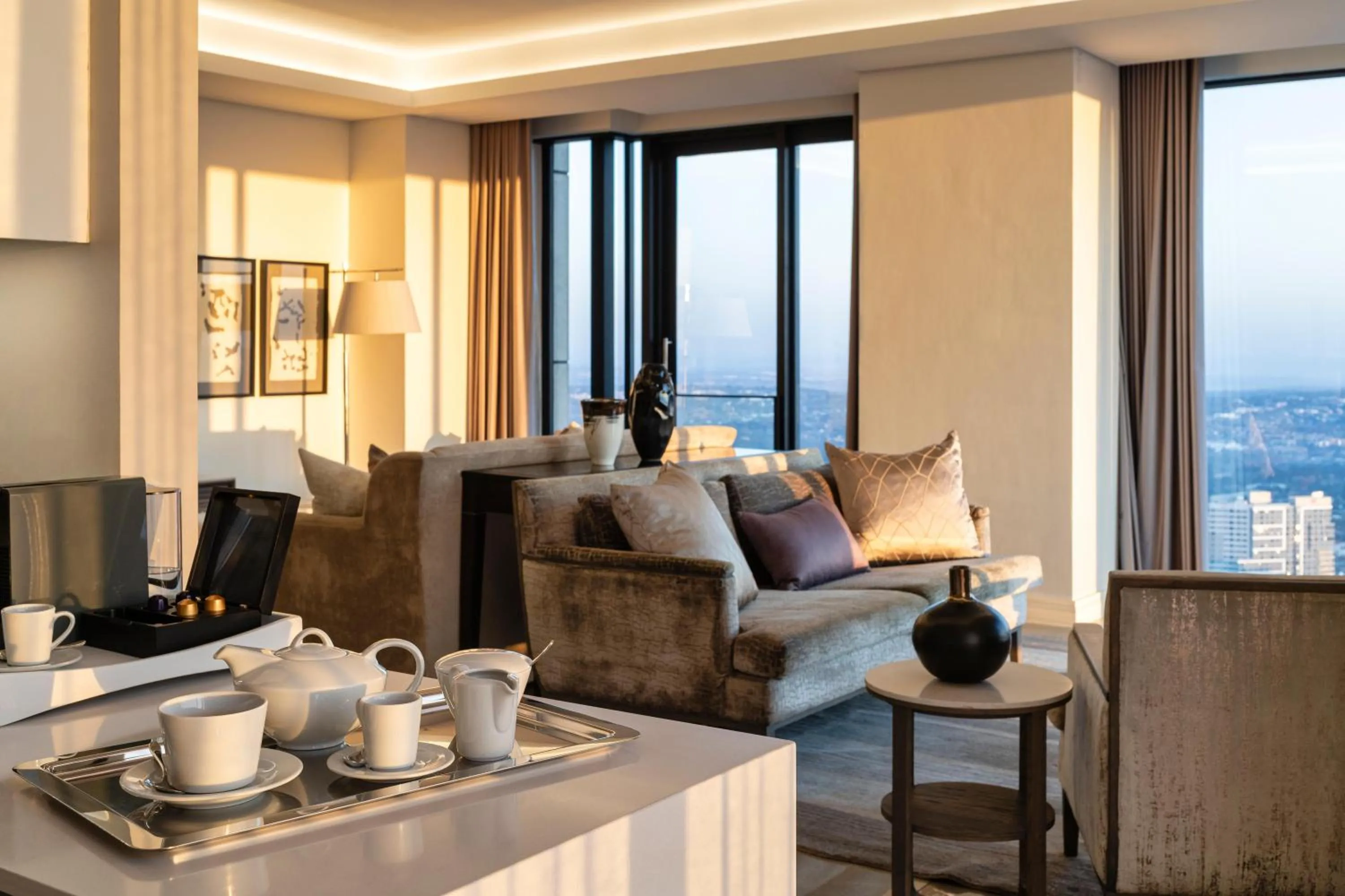 Photo of the whole room in The Leonardo