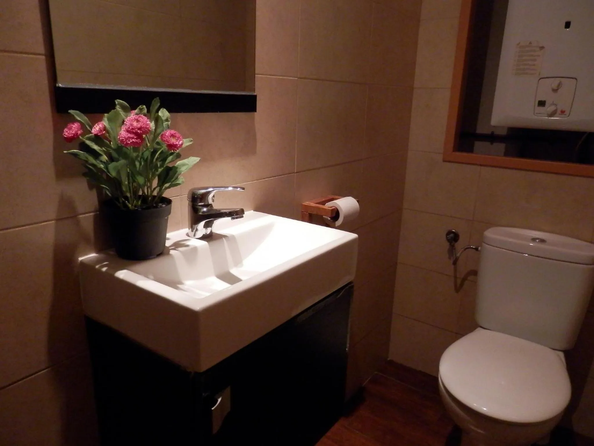 Bathroom in Barcelona Central Garden Hostal