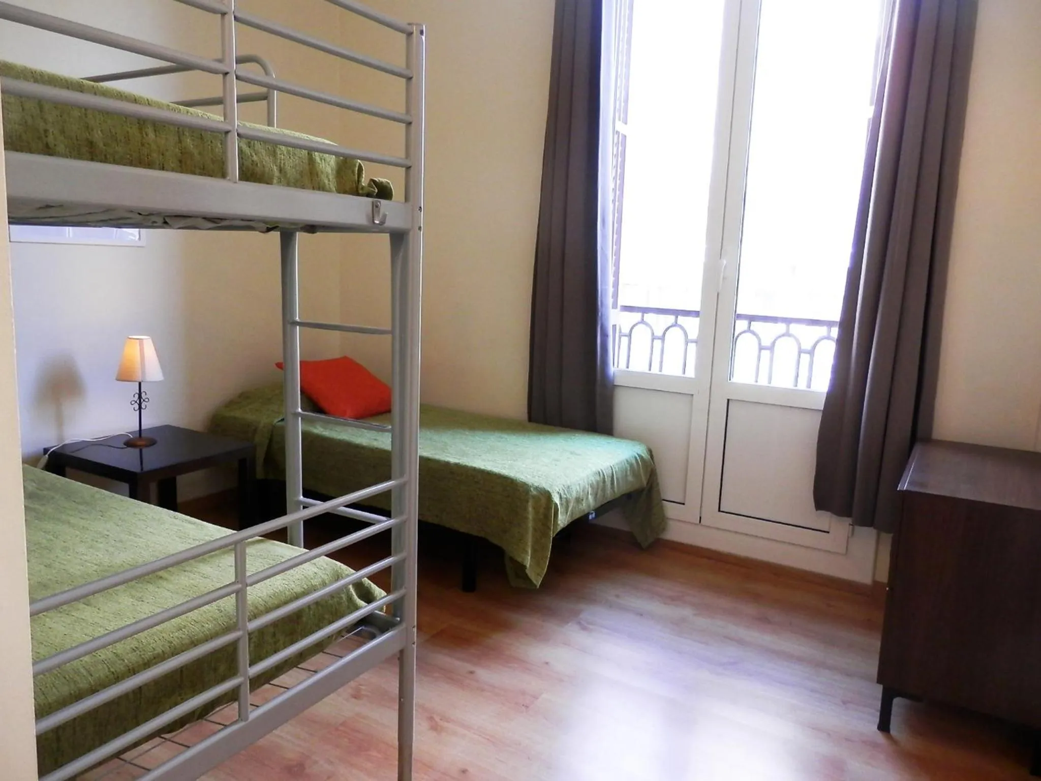 Photo of the whole room, Bed in Barcelona Central Garden Hostal