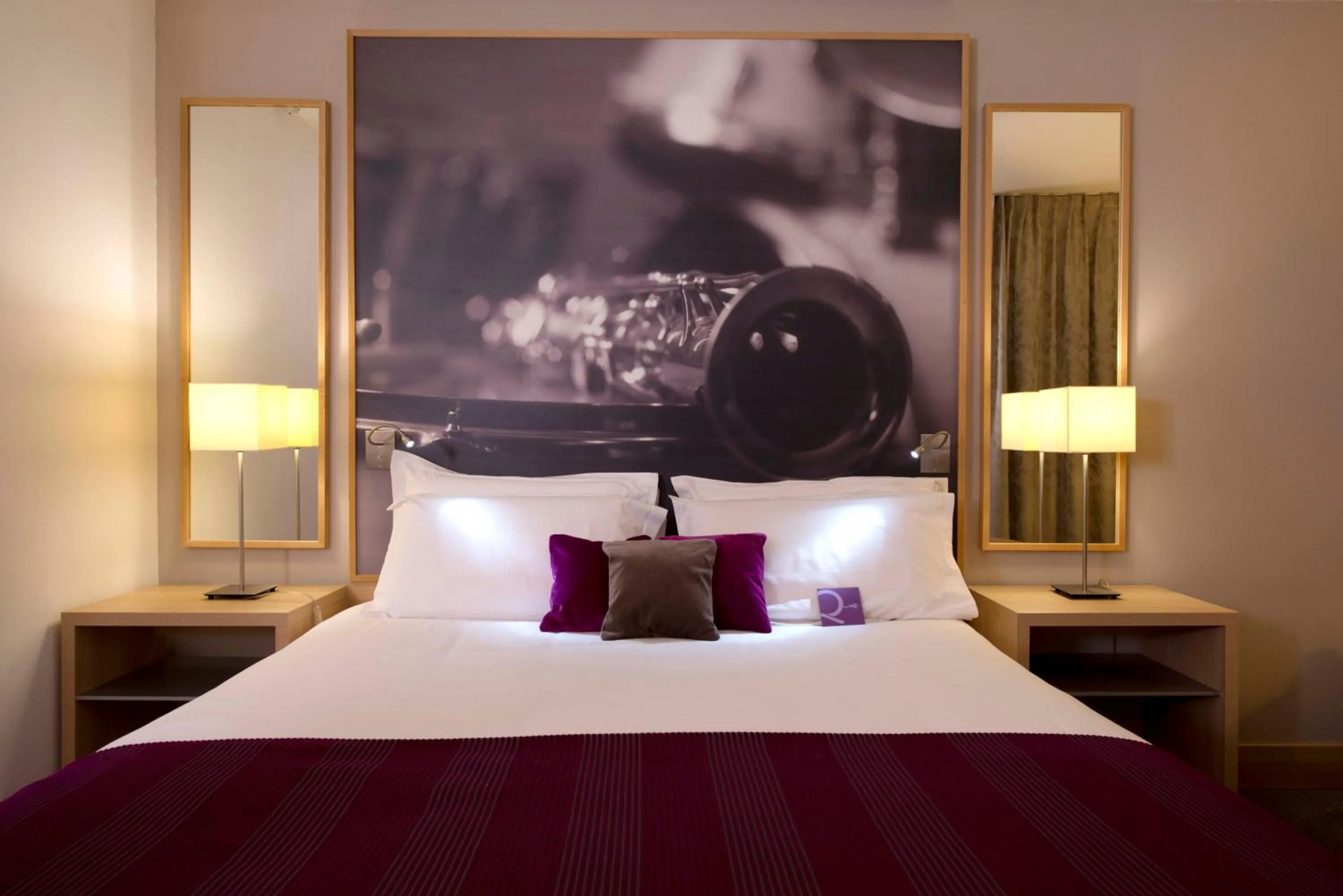 Photo of the whole room, Bed in Mercure Paris 19 Philharmonie La Villette