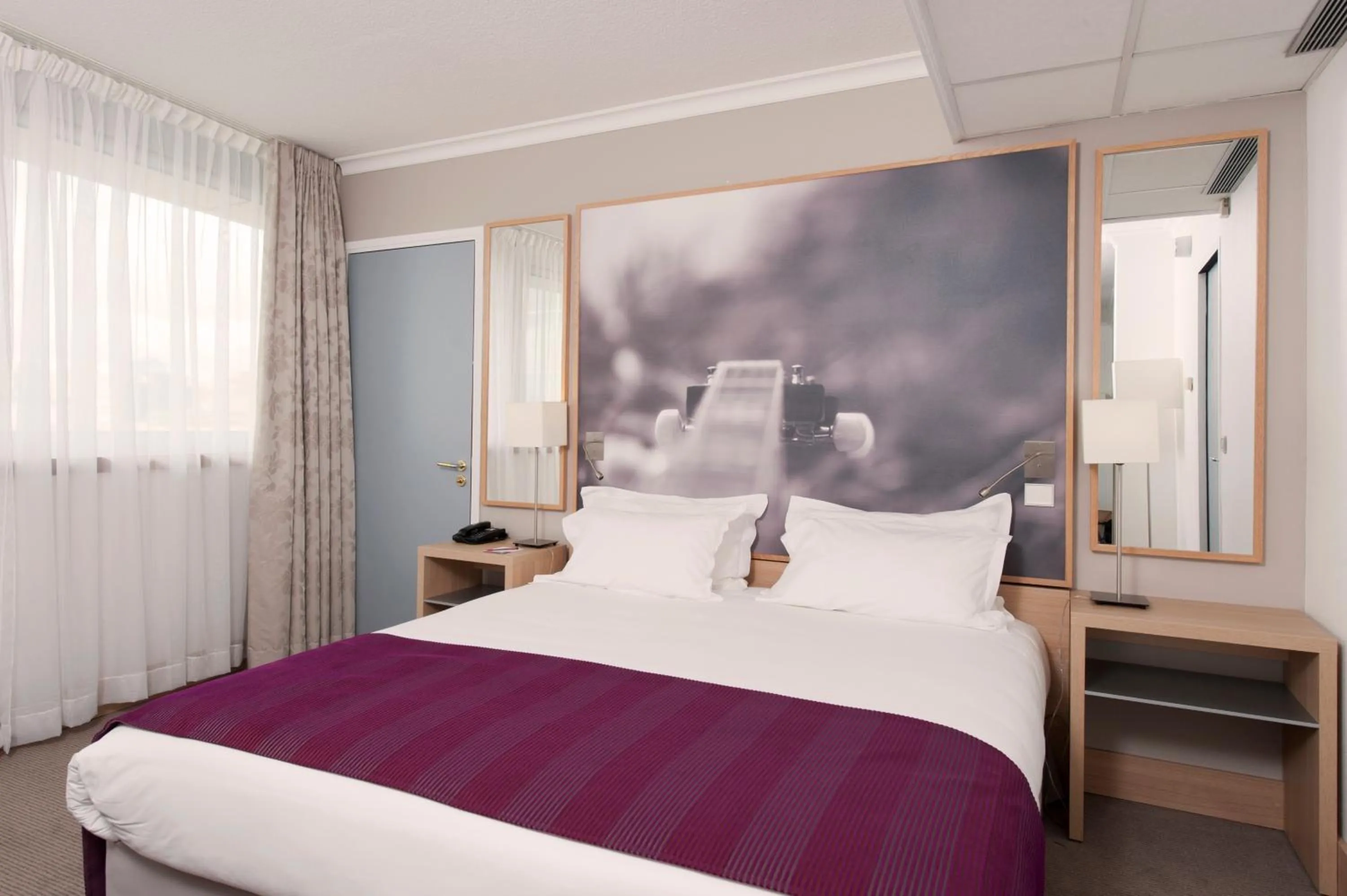 Bed in Mercure Paris 19 Philharmonie La Villette