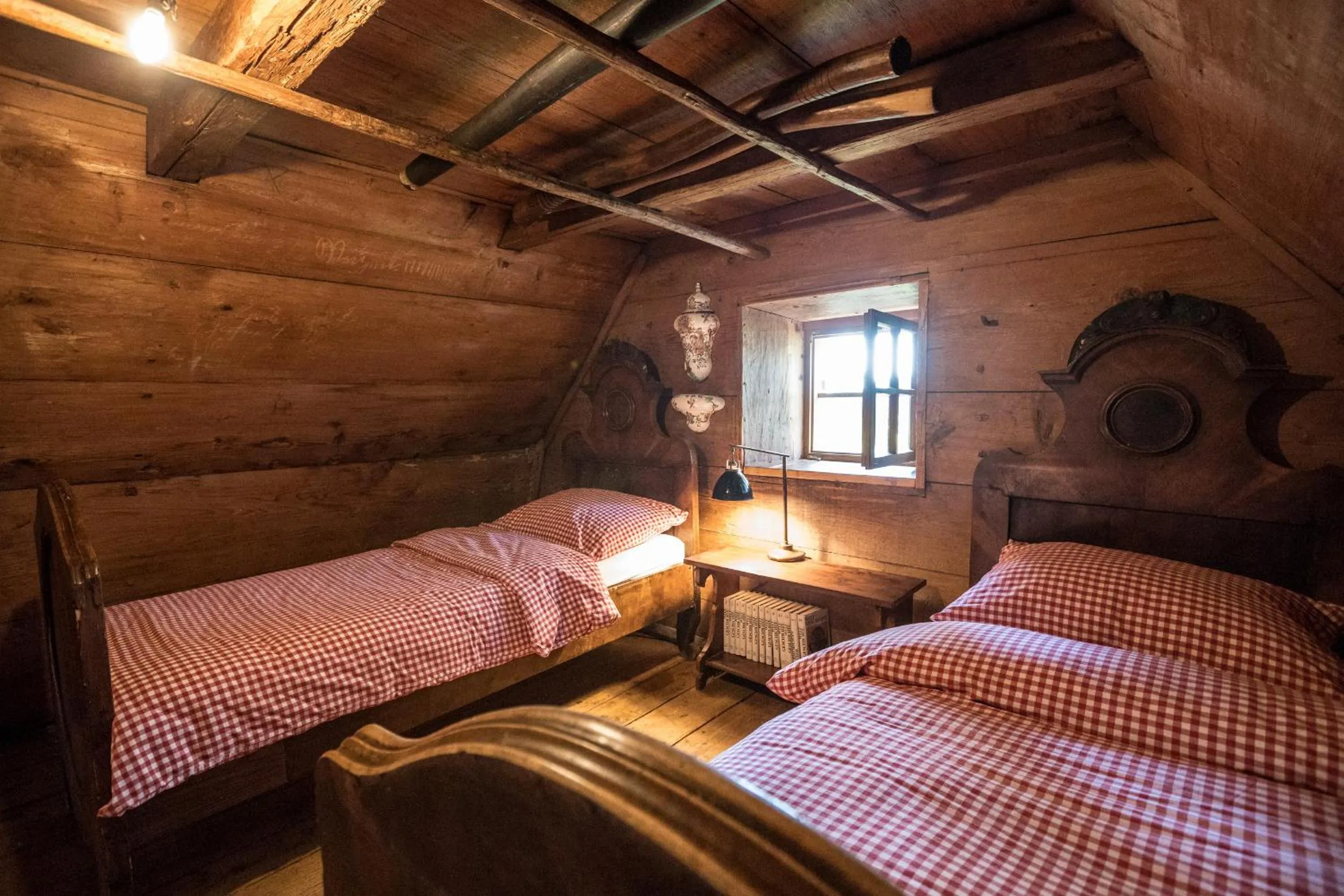 Bed in Chalet Hinterbreiteneben