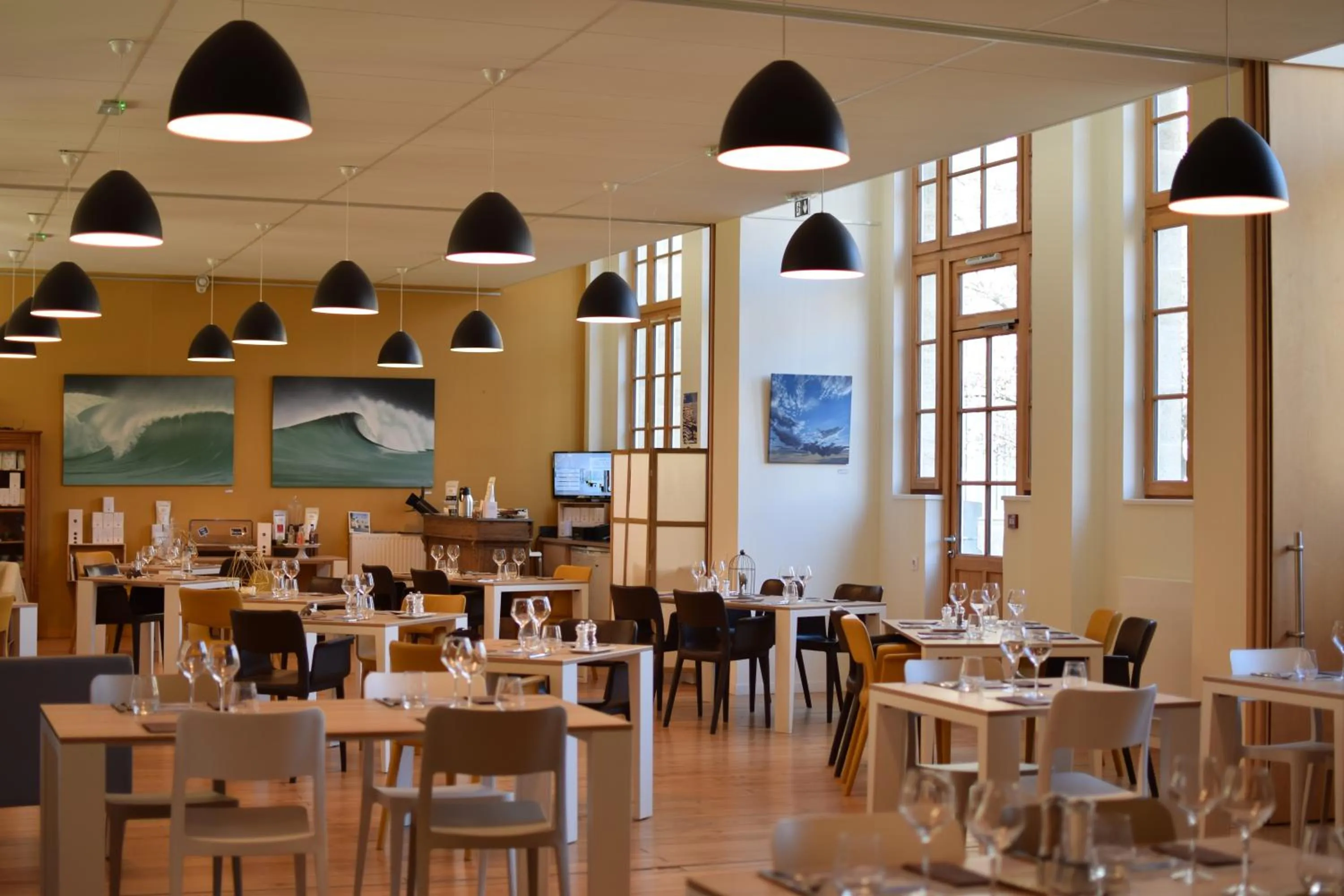 Restaurant/places to eat in Hotel Saint Louis Beaulieu - Bordeaux