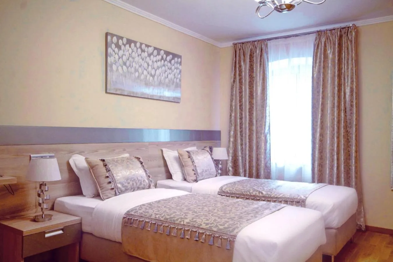 Photo of the whole room, Bed in Benjamin Hotel