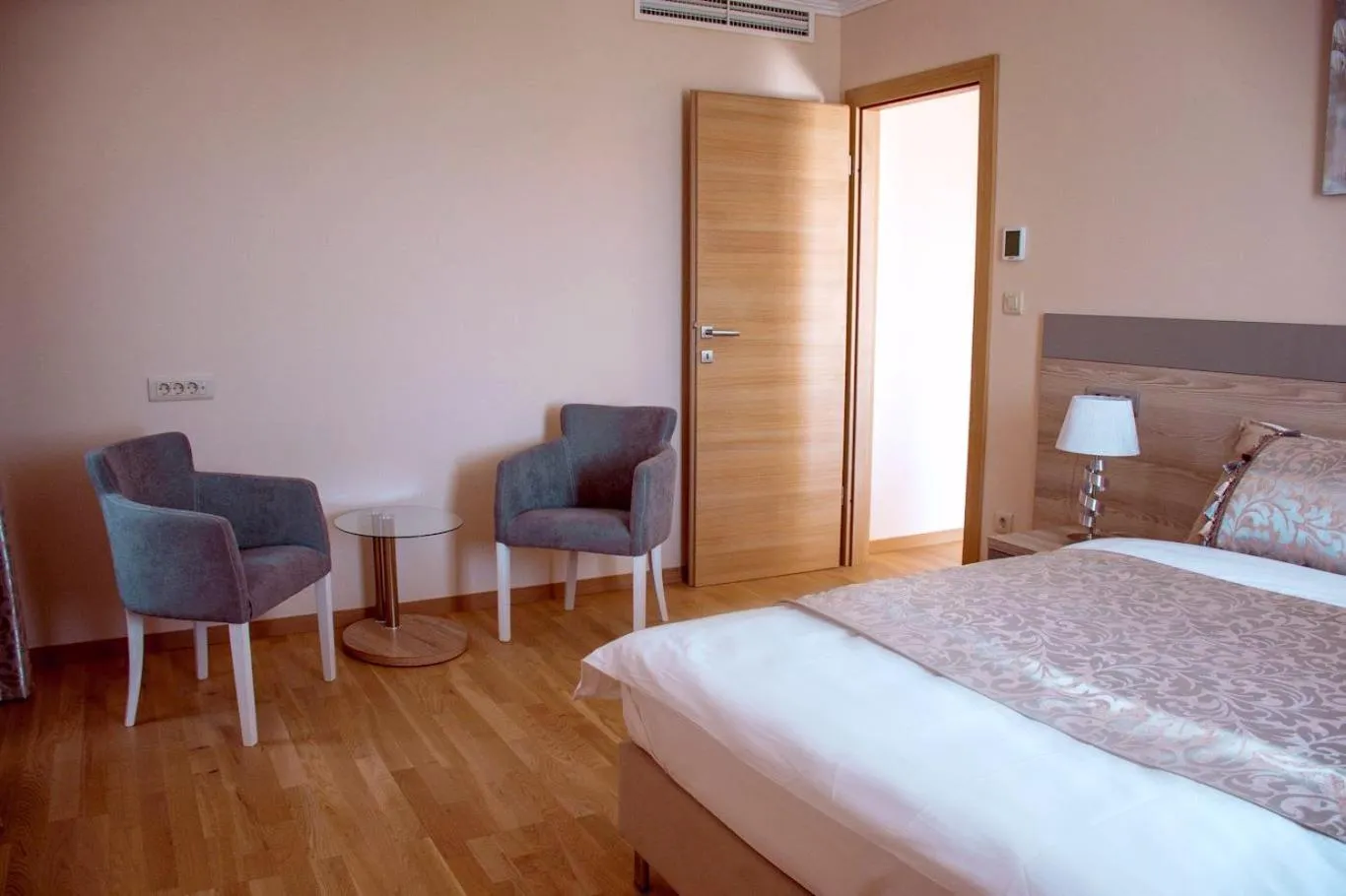 Bedroom, Bed in Benjamin Hotel