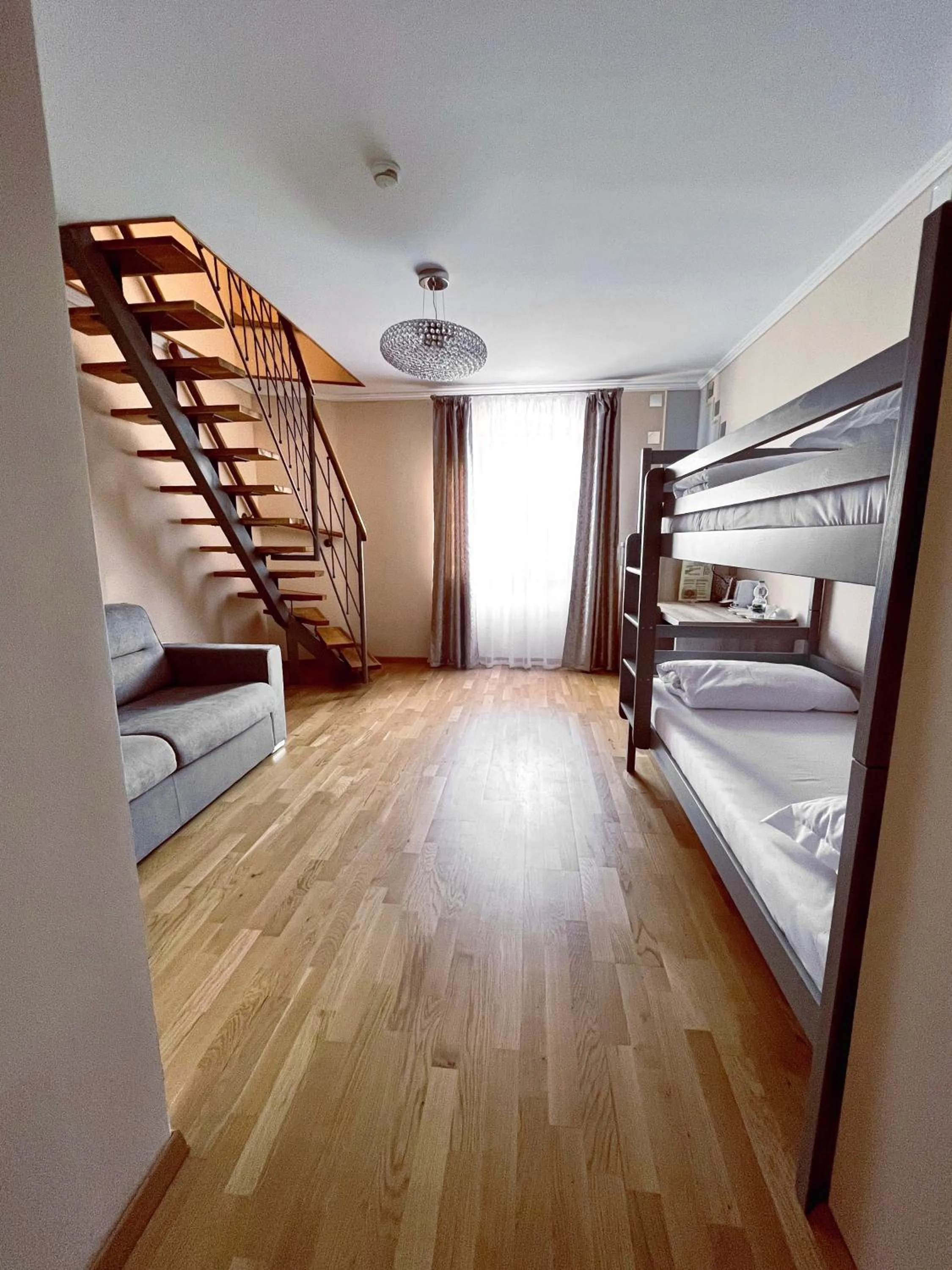 bunk bed, Bed in Benjamin Hotel