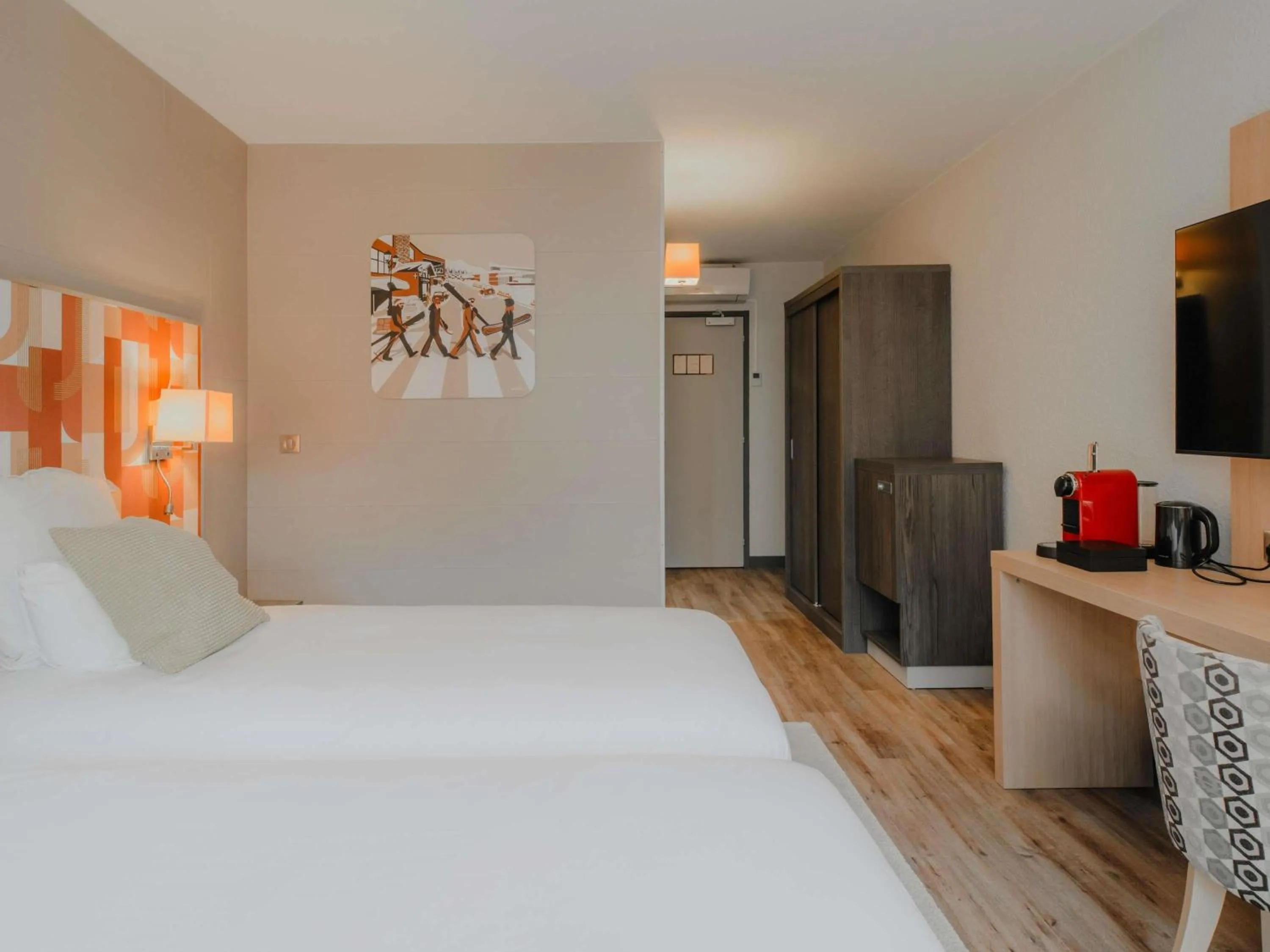 Bedroom, Bed in Mercure Annecy Sud
