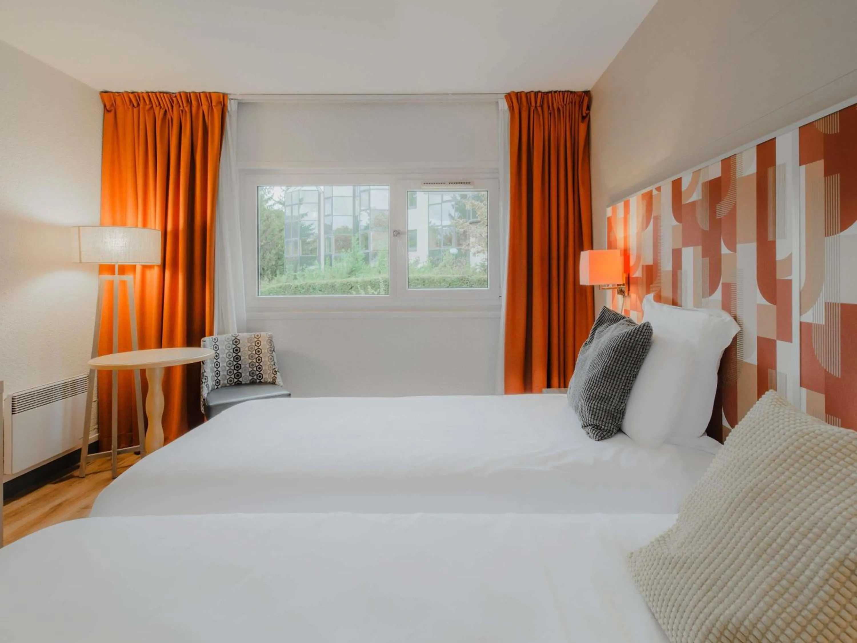 Bedroom, Bed in Mercure Annecy Sud