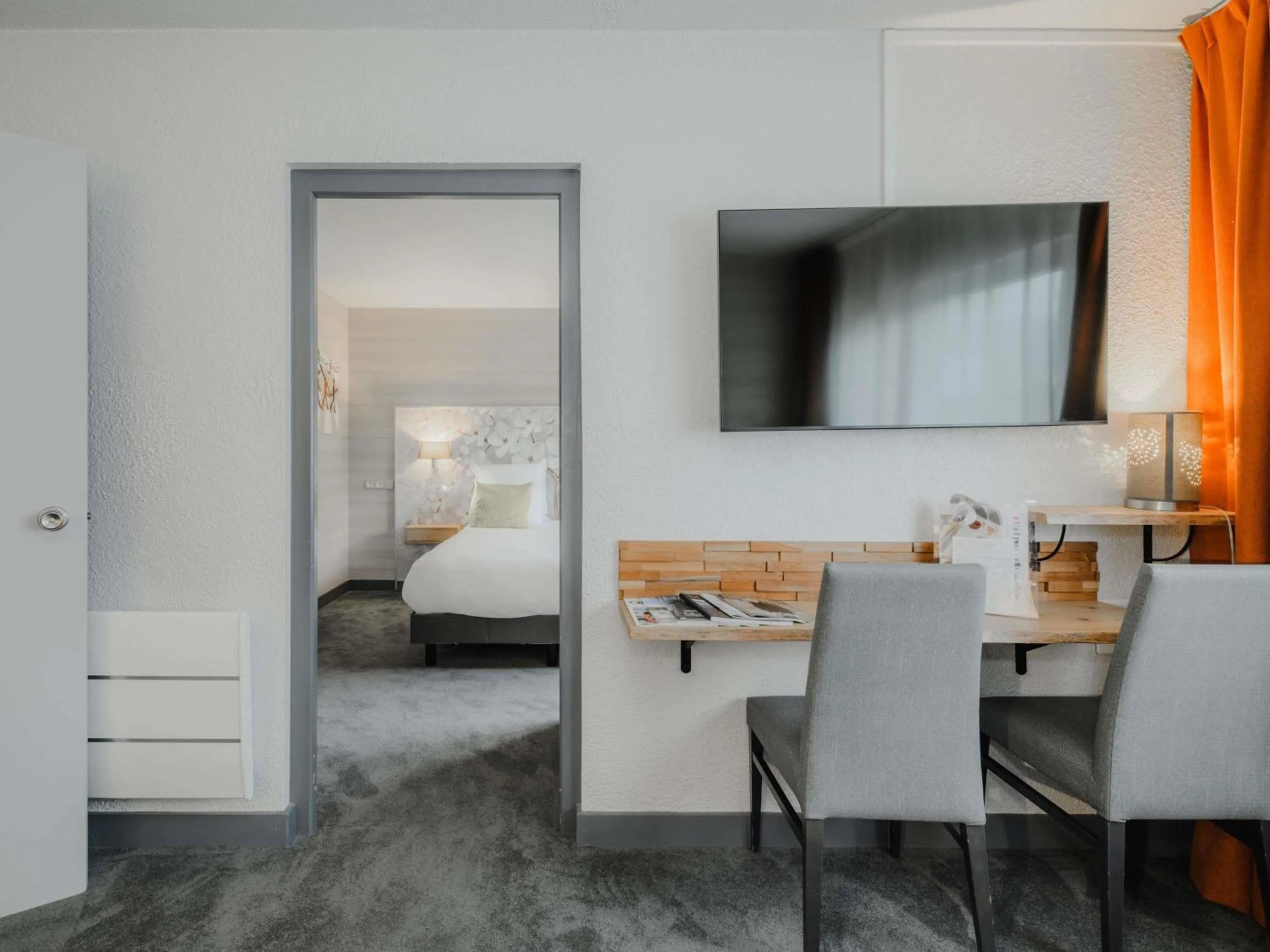 Bedroom, Bed in Mercure Annecy Sud