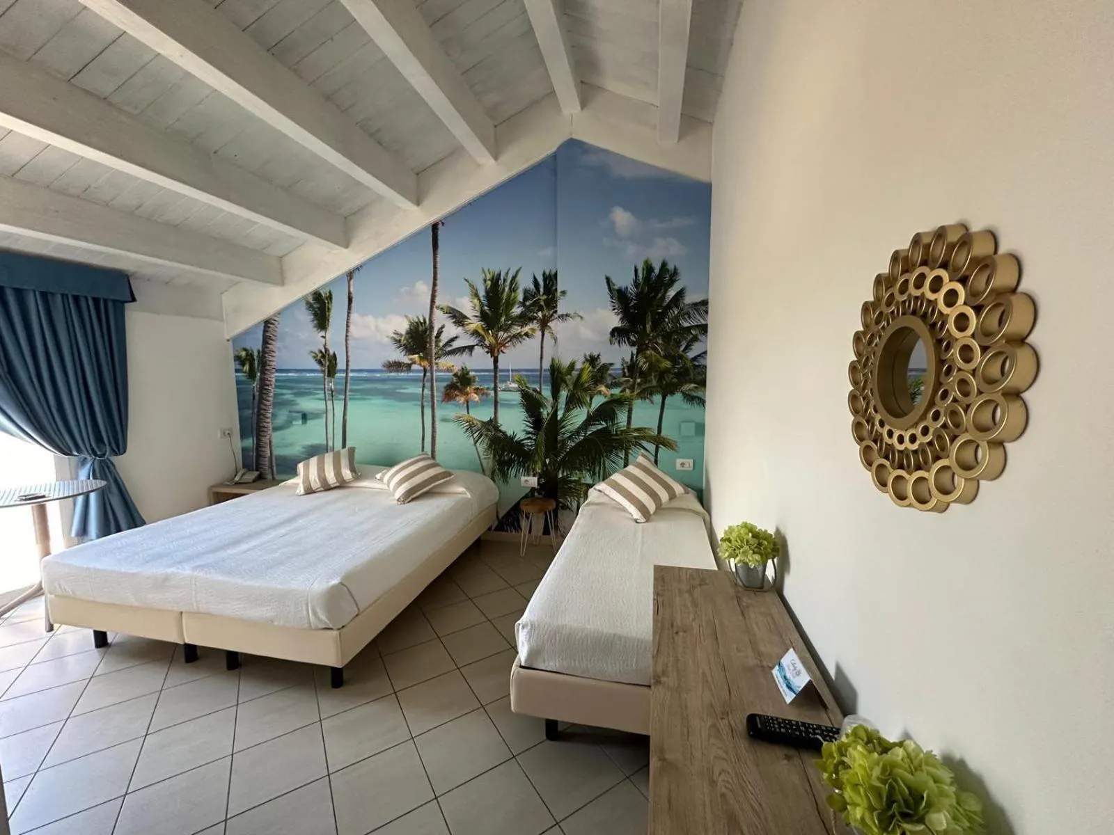 Bedroom, Bed in Hotel Liberty Beach - Parking & Beach