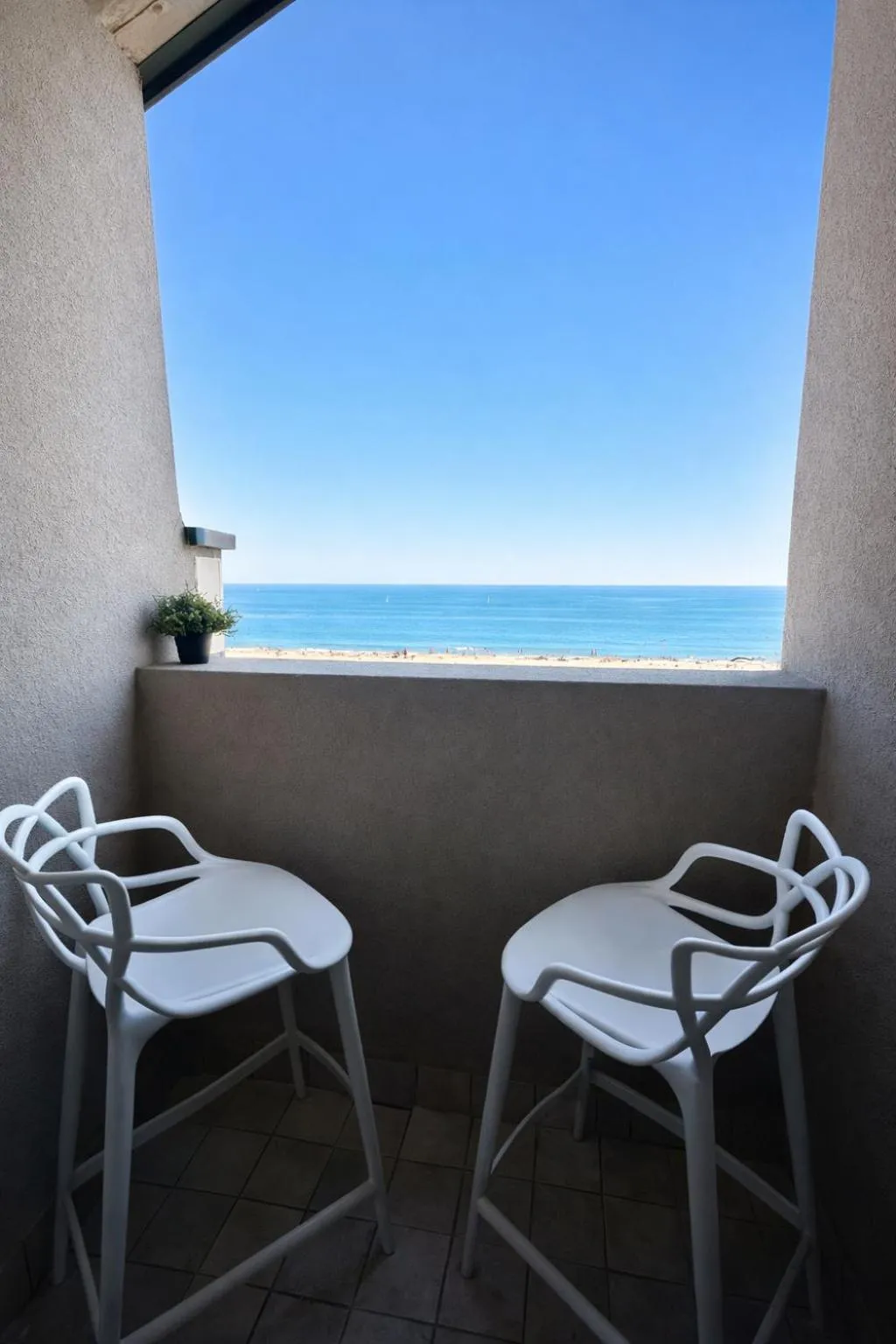 Balcony/Terrace in Hotel Liberty Beach - Parking & Beach