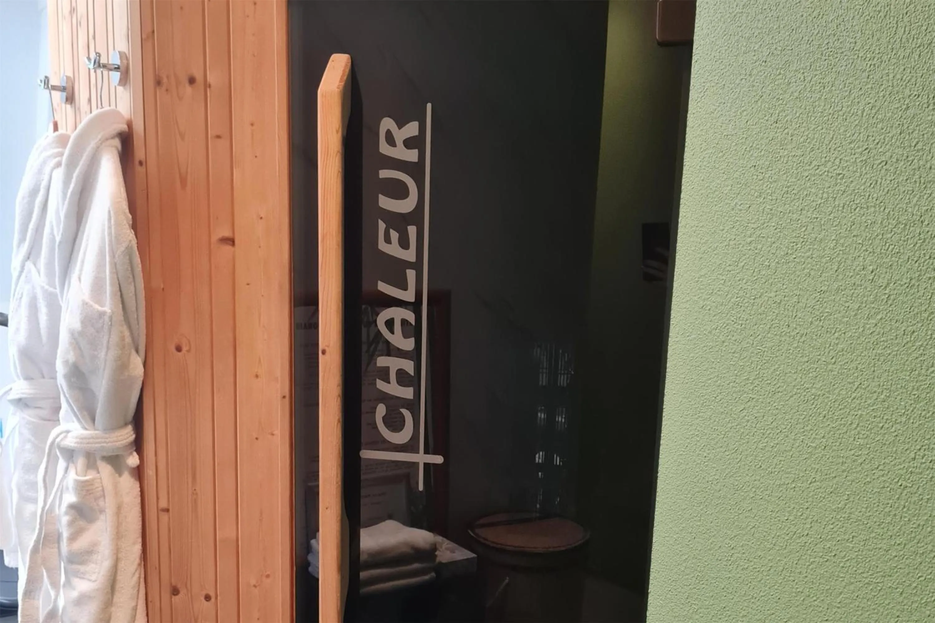 Spa and wellness centre/facilities in Best Western Plus Hôtel Vannes Centre Ville