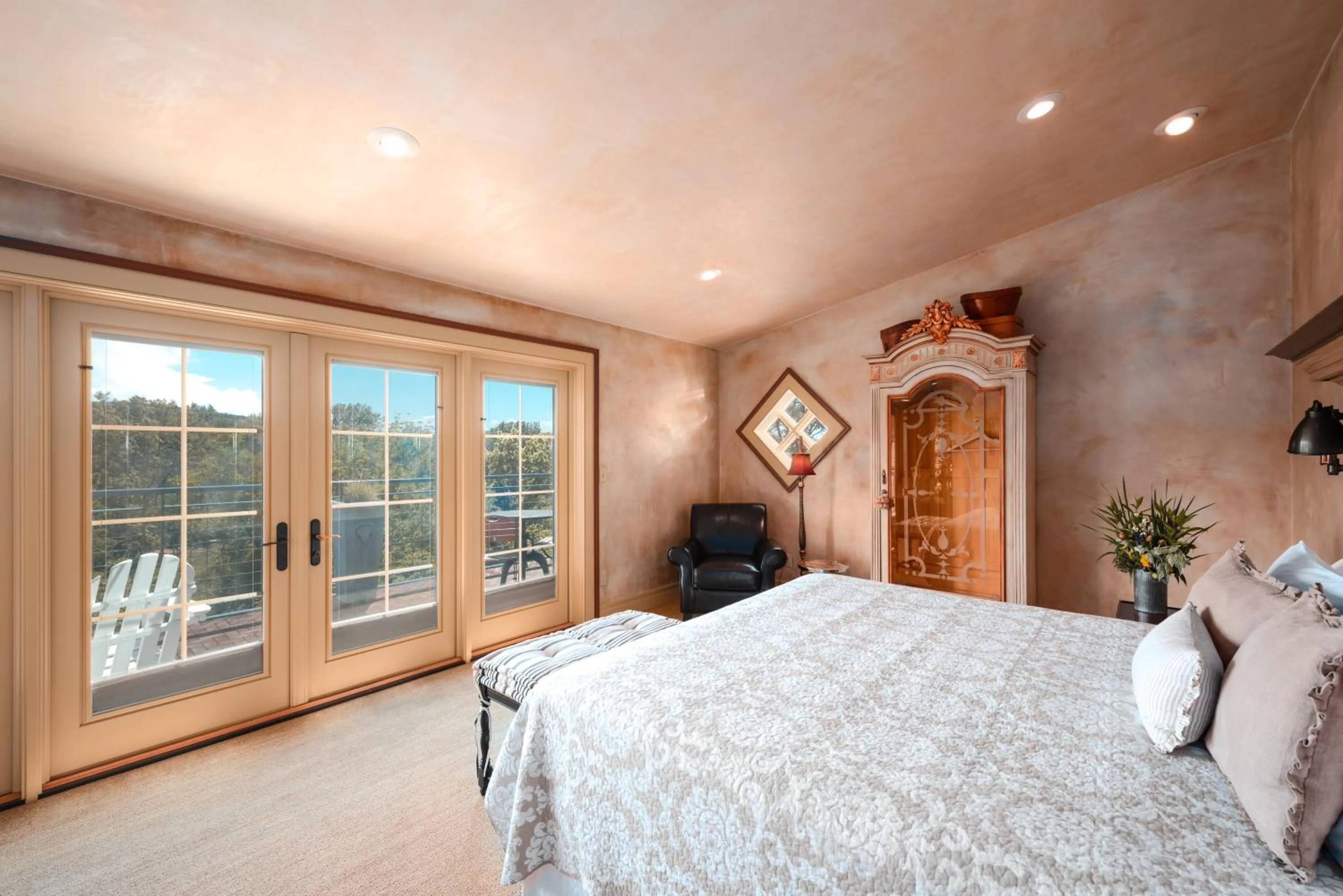 Bed in The Inn at Abeja