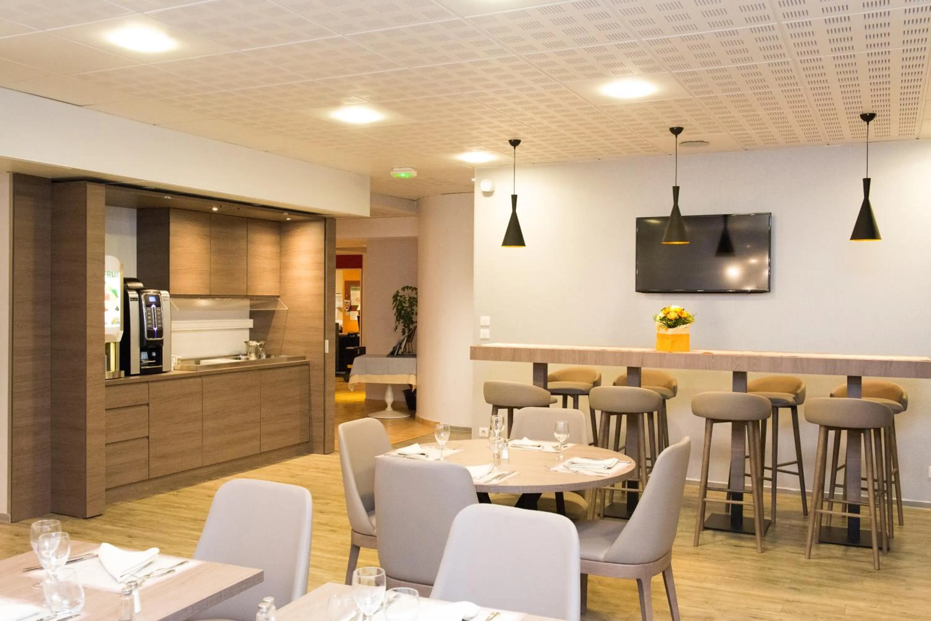 Restaurant/places to eat in Best Western Hôtel Le Sud