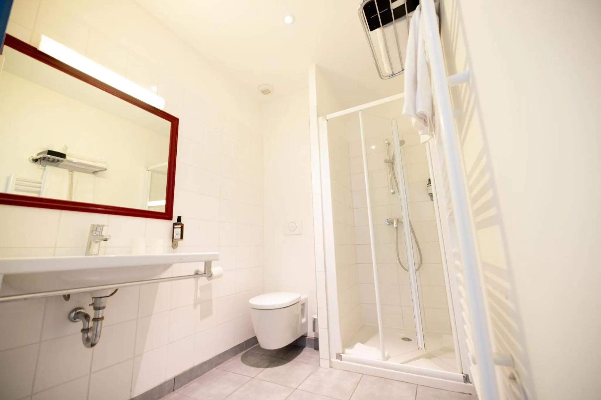 Bathroom in Best Western Hôtel Le Sud