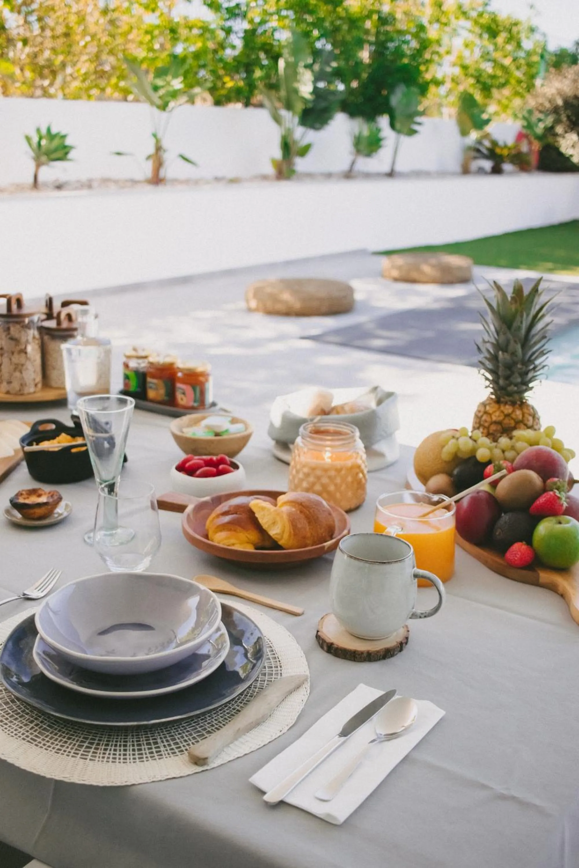 Food and drinks in Casa LNNoa Boutique Room whit private pool