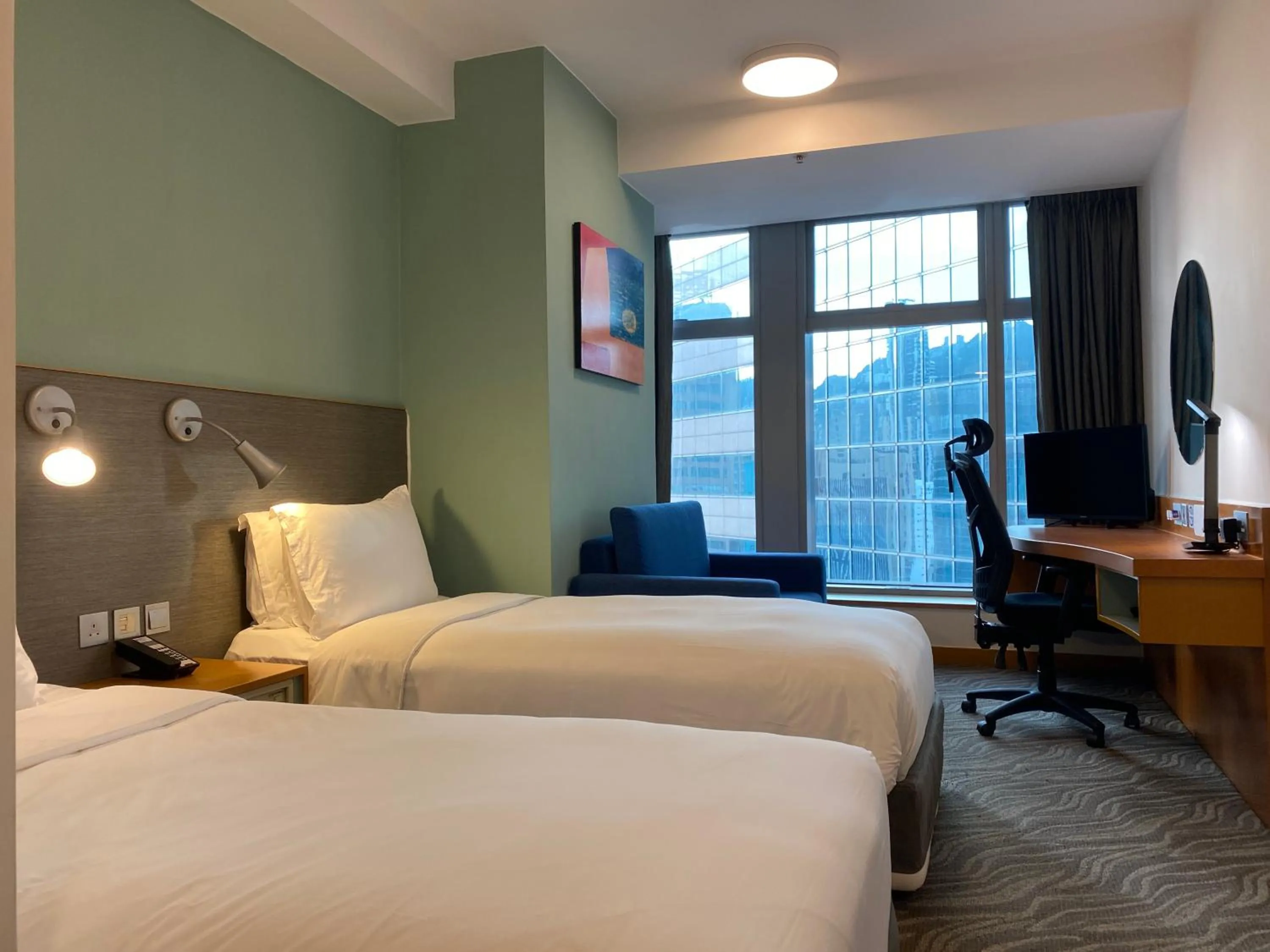 Photo of the whole room, Bed in Holiday Inn Express Hong Kong Causeway Bay, an IHG Hotel