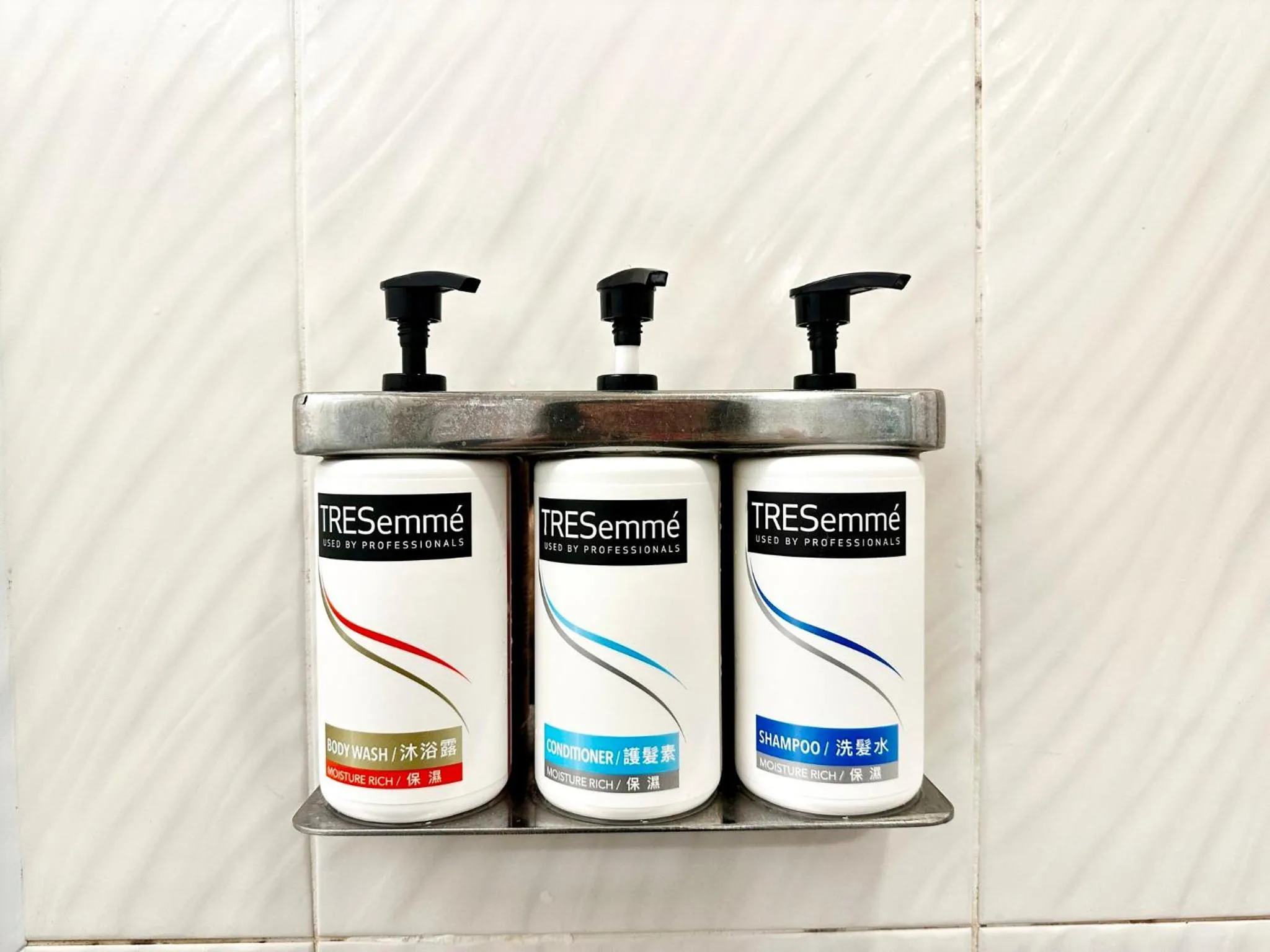 Bedroom in Holiday Inn Express Hong Kong Causeway Bay, an IHG Hotel