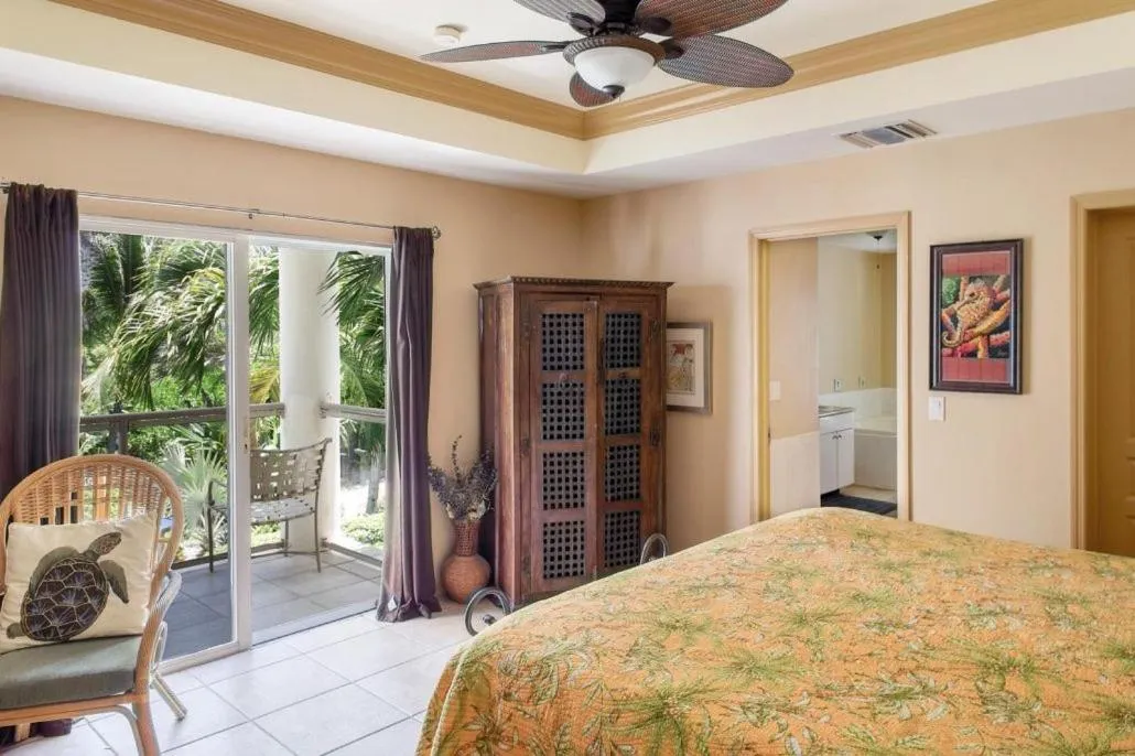 Bedroom, Bed in Coral Gardens on Grace Bay