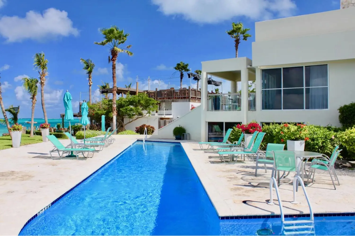 Property building in Coral Gardens on Grace Bay