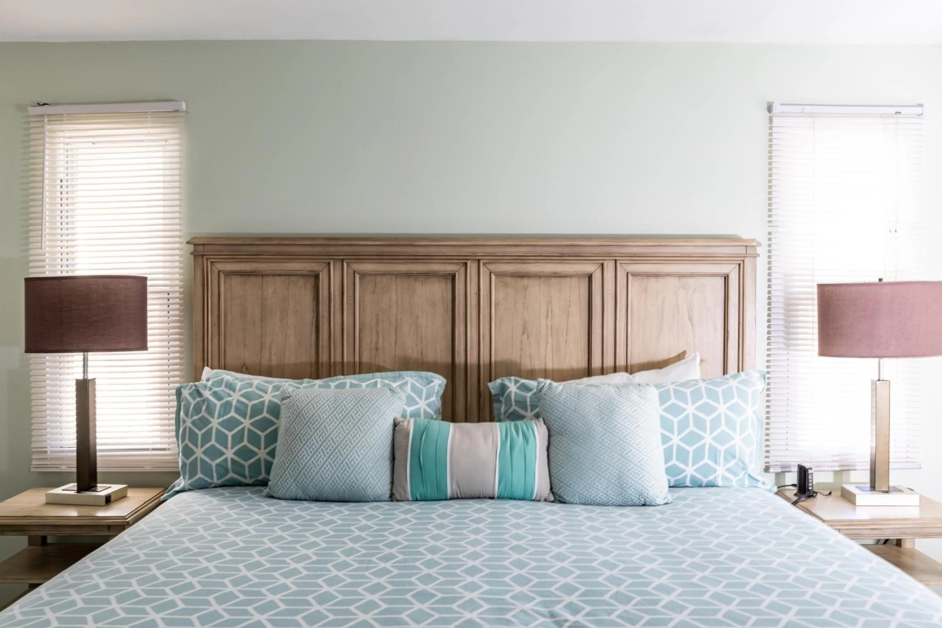 Photo of the whole room, Bed in Coral Gardens on Grace Bay