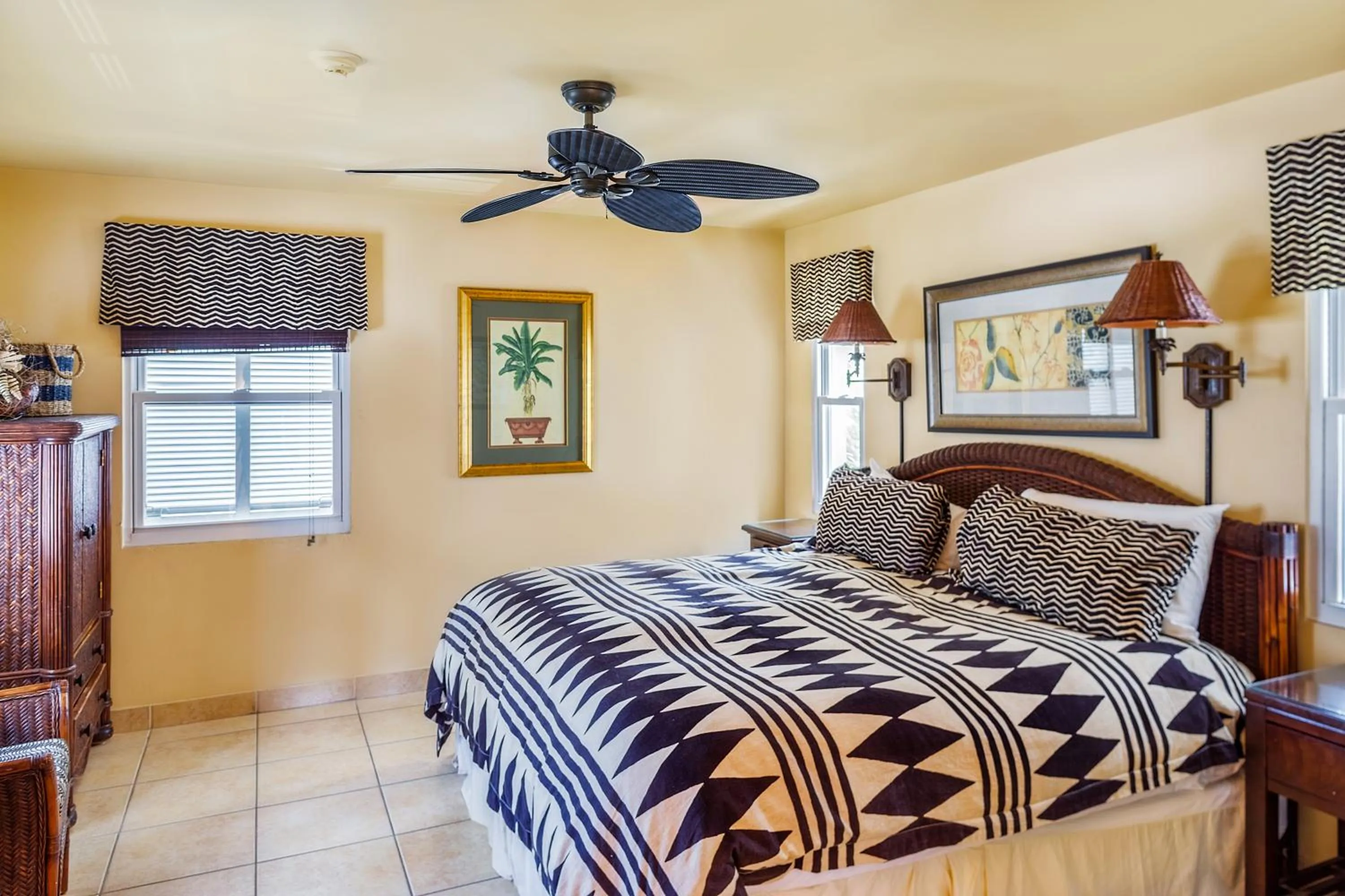 Bedroom, Bed in Coral Gardens on Grace Bay