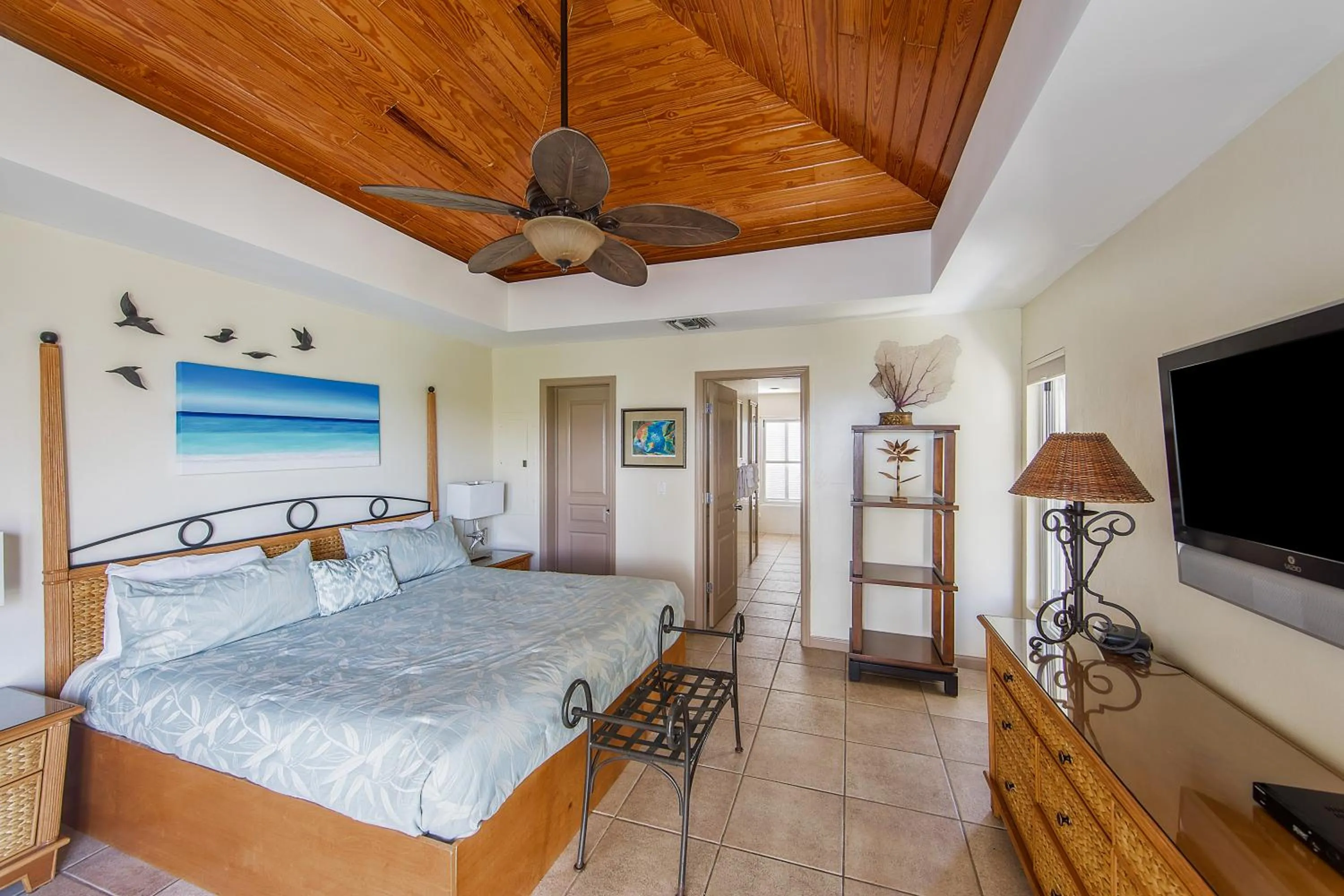 Bedroom, Bed in Coral Gardens on Grace Bay