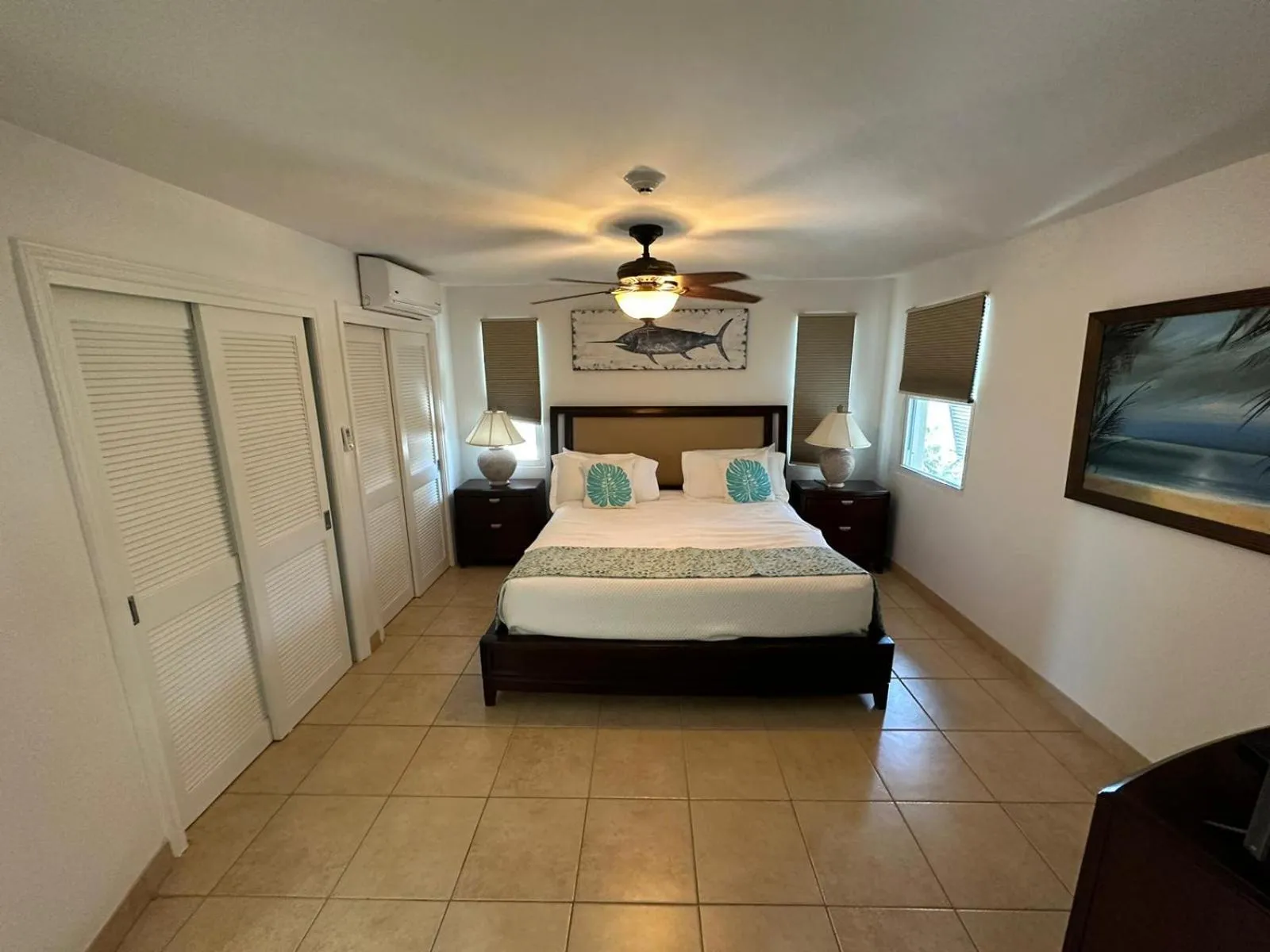 Bed in Coral Gardens on Grace Bay