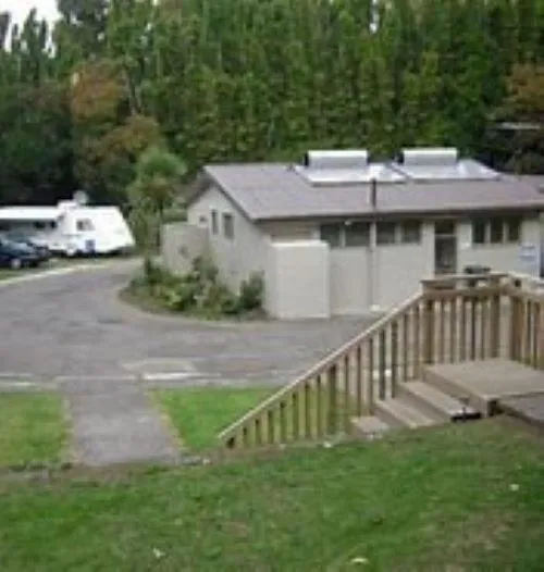 Touchwood Motor Inn & Inner City Camping Ground