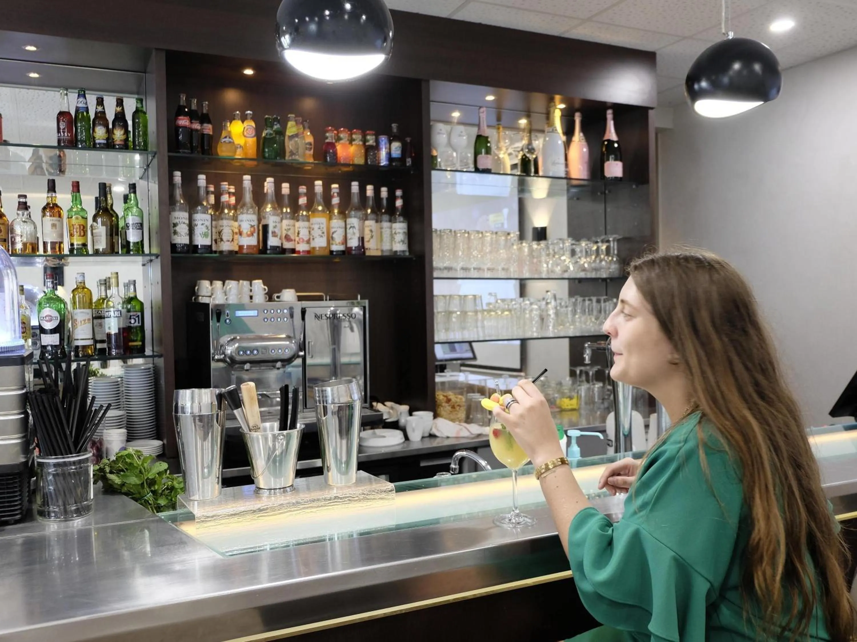 Lounge or bar in Novotel Marseille Est Porte d'Aubagne