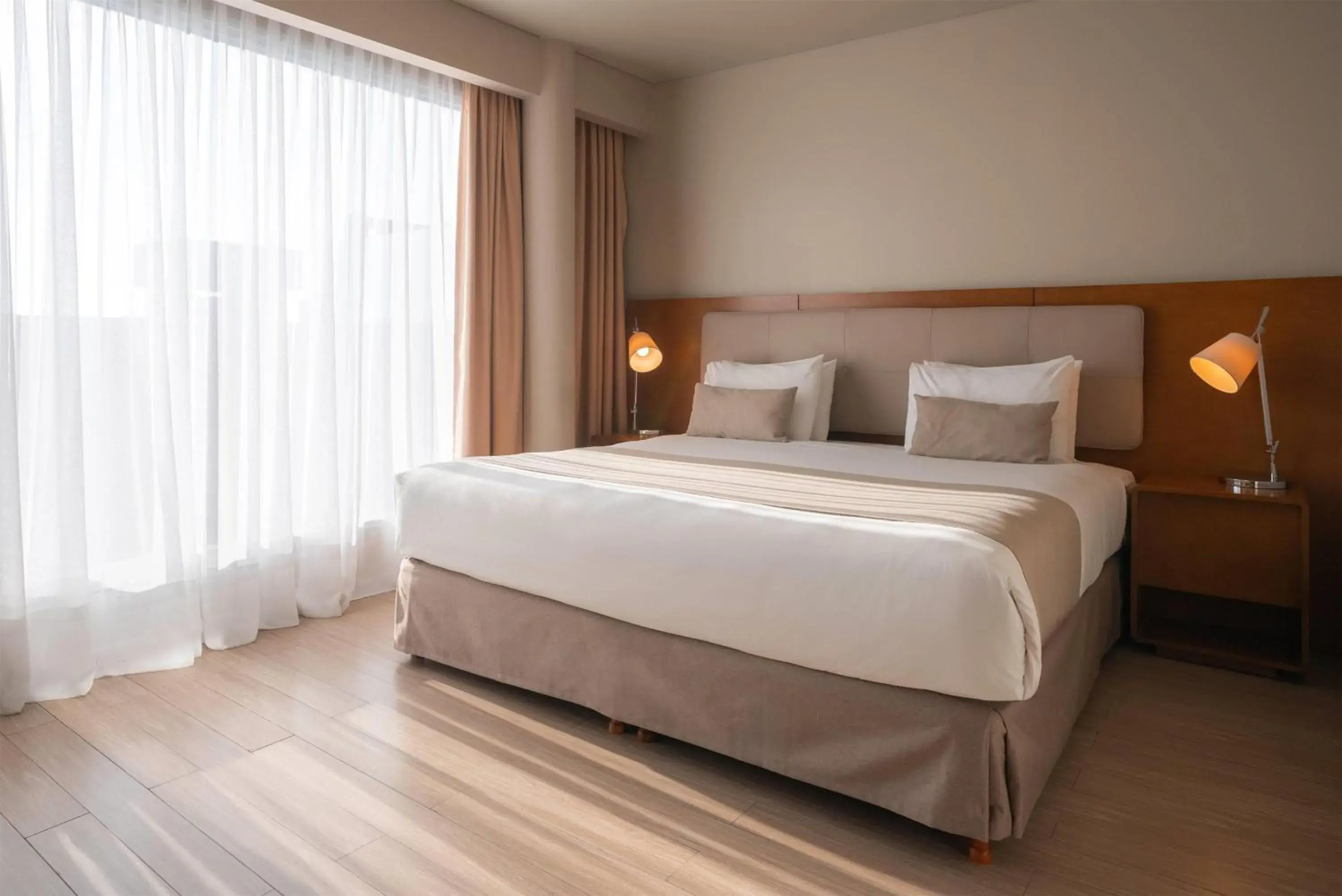 Superior King Room - single occupancy - Non-Smoking in Dazzler by Wyndham Montevideo Superior King Room - single occupancy - Non-Smoking in Dazzler by Wyndham Montevideo