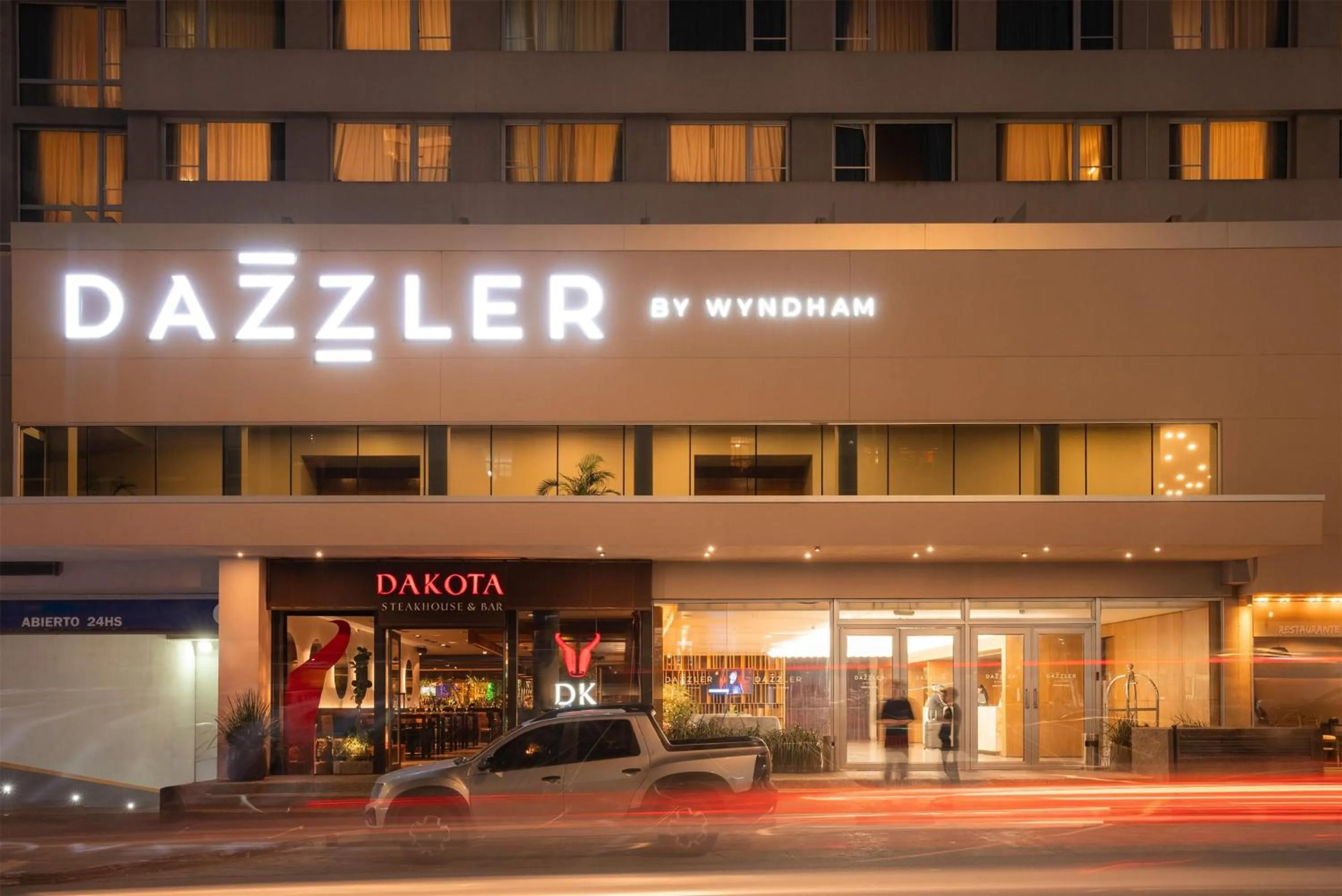 Property building in Dazzler by Wyndham Montevideo