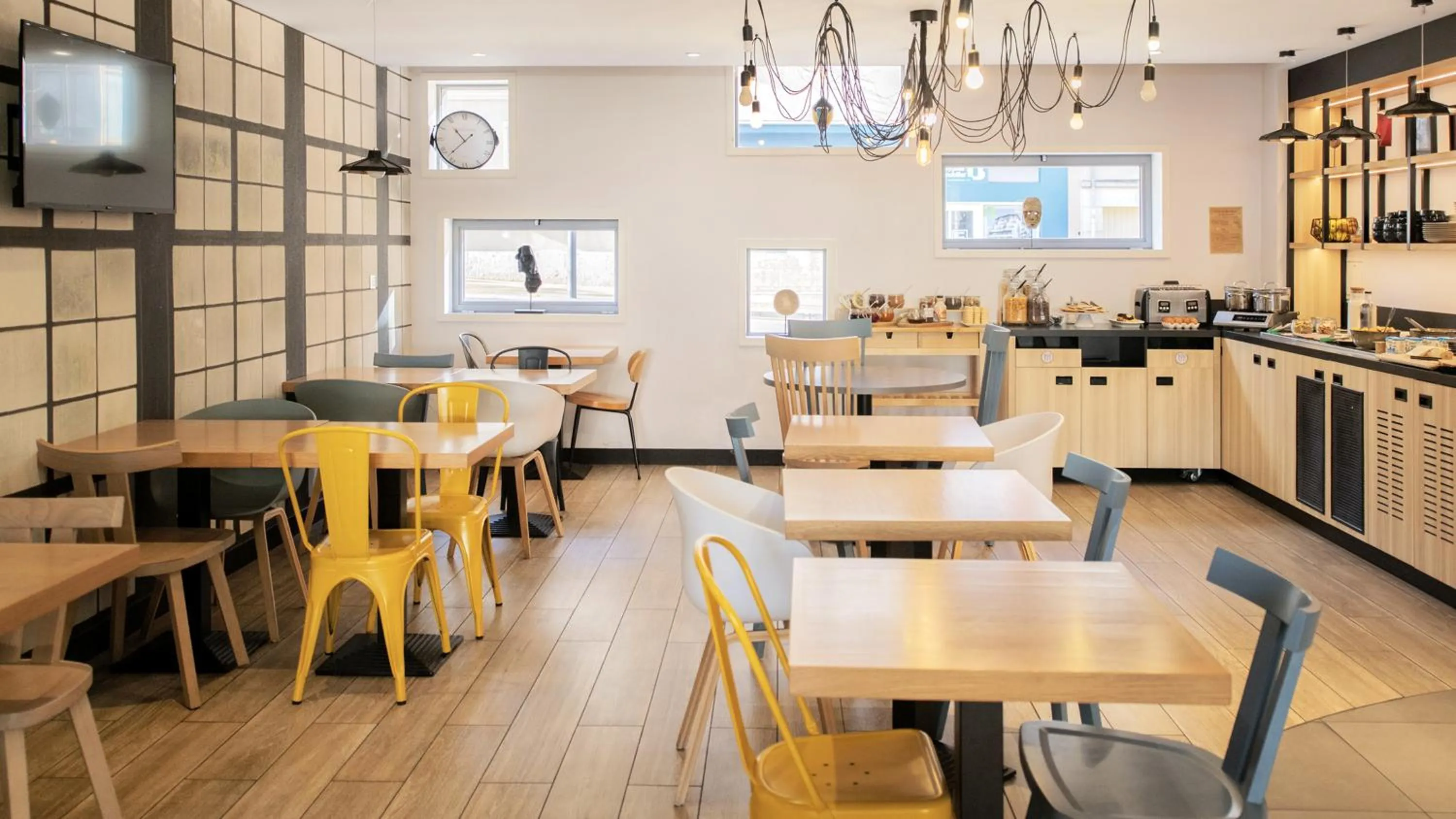 Breakfast in Campanile Chartres Centre - Gare - Cathédrale