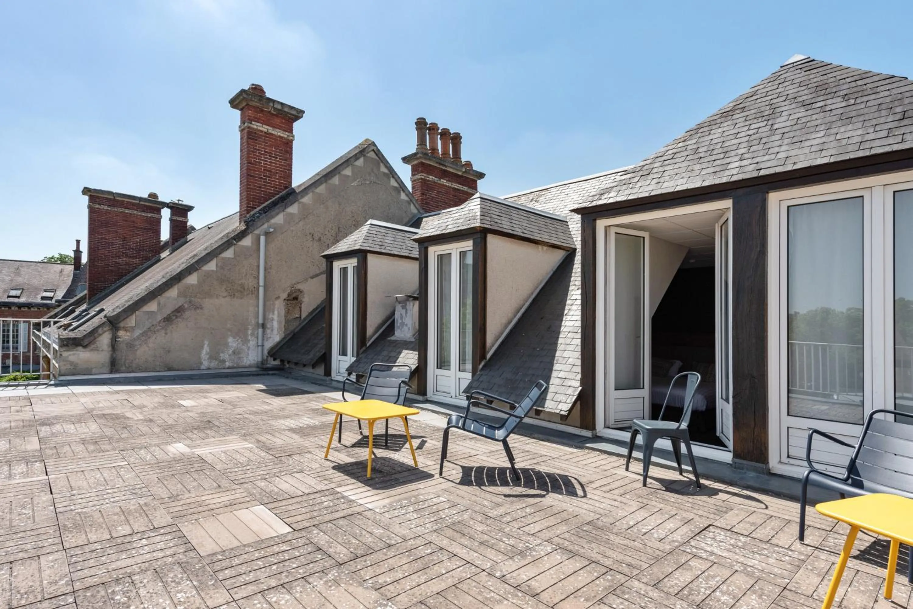 Balcony/Terrace in Campanile Chartres Centre - Gare - Cathédrale