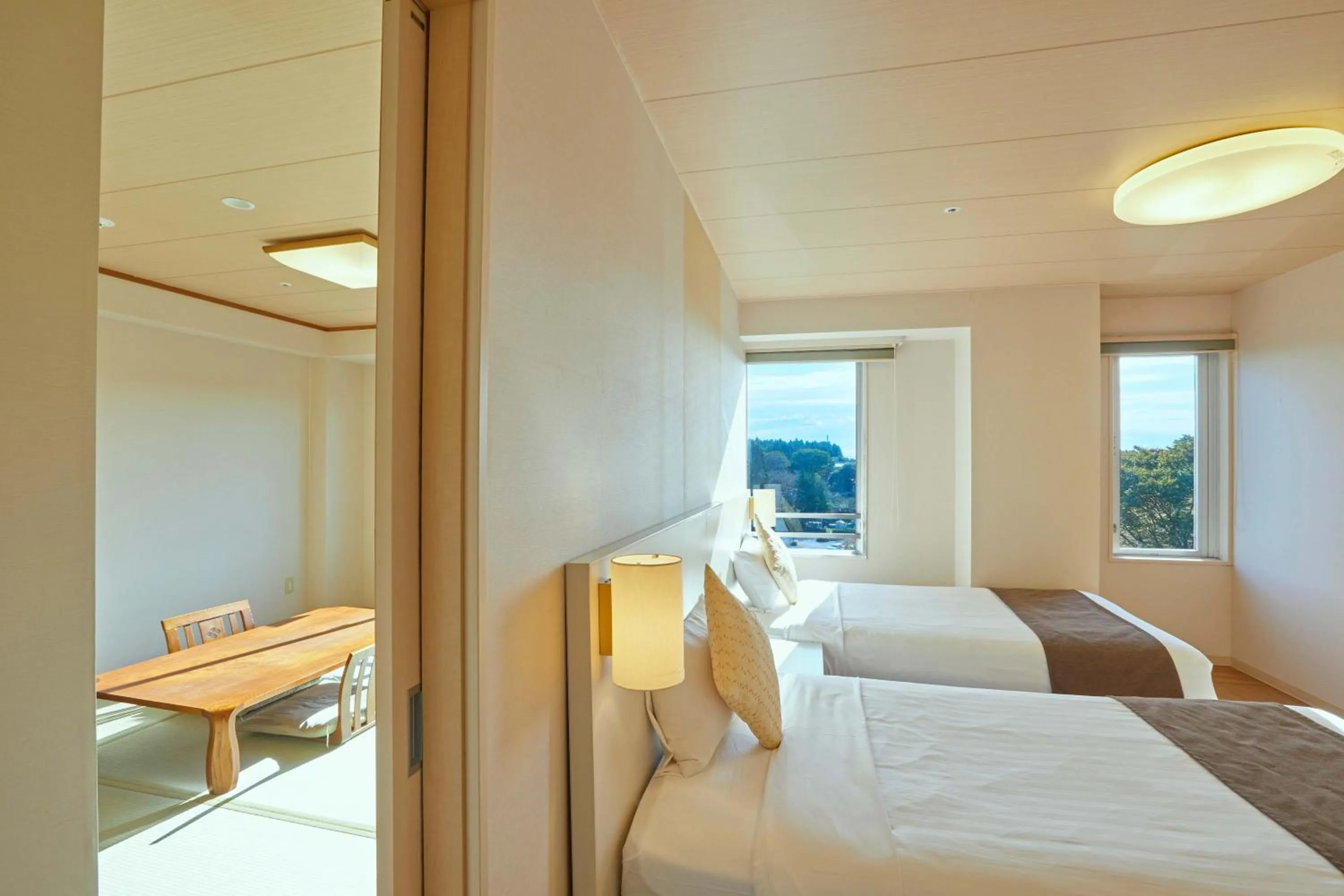 Photo of the whole room, Bed in KAMENOI HOTEL Kitsuregawa