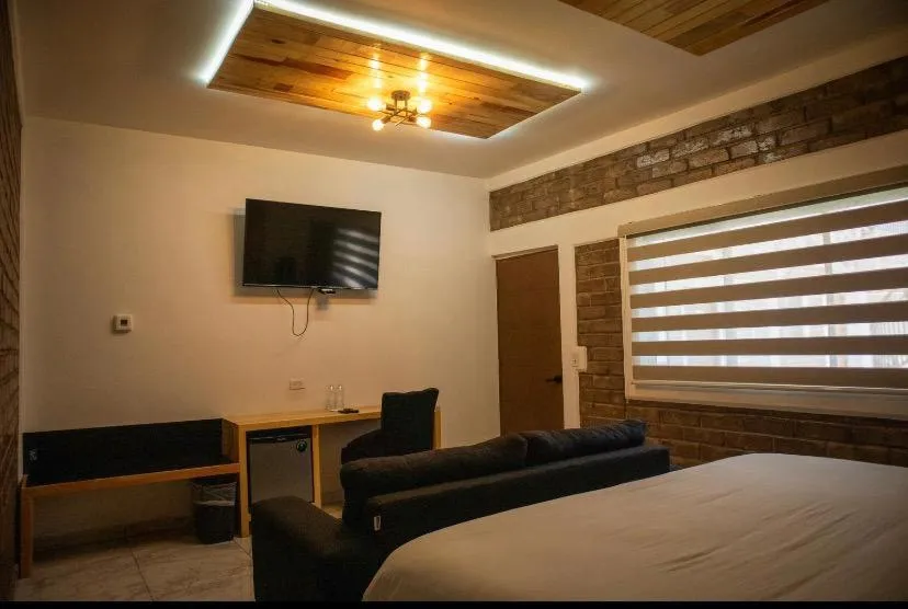 TARAMURI HOTEL & TOURS