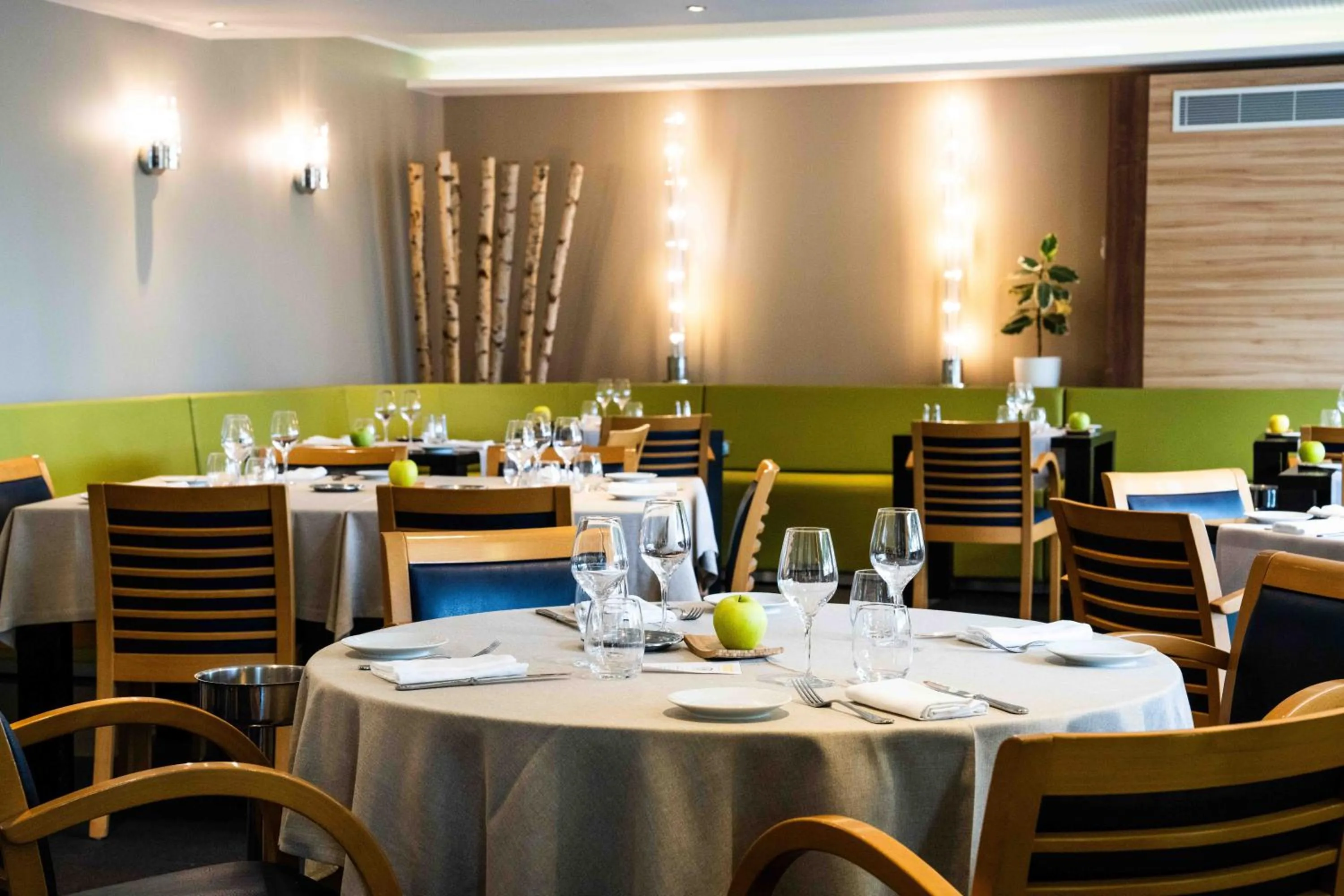 Restaurant/places to eat in Hotel Logis Lacotel