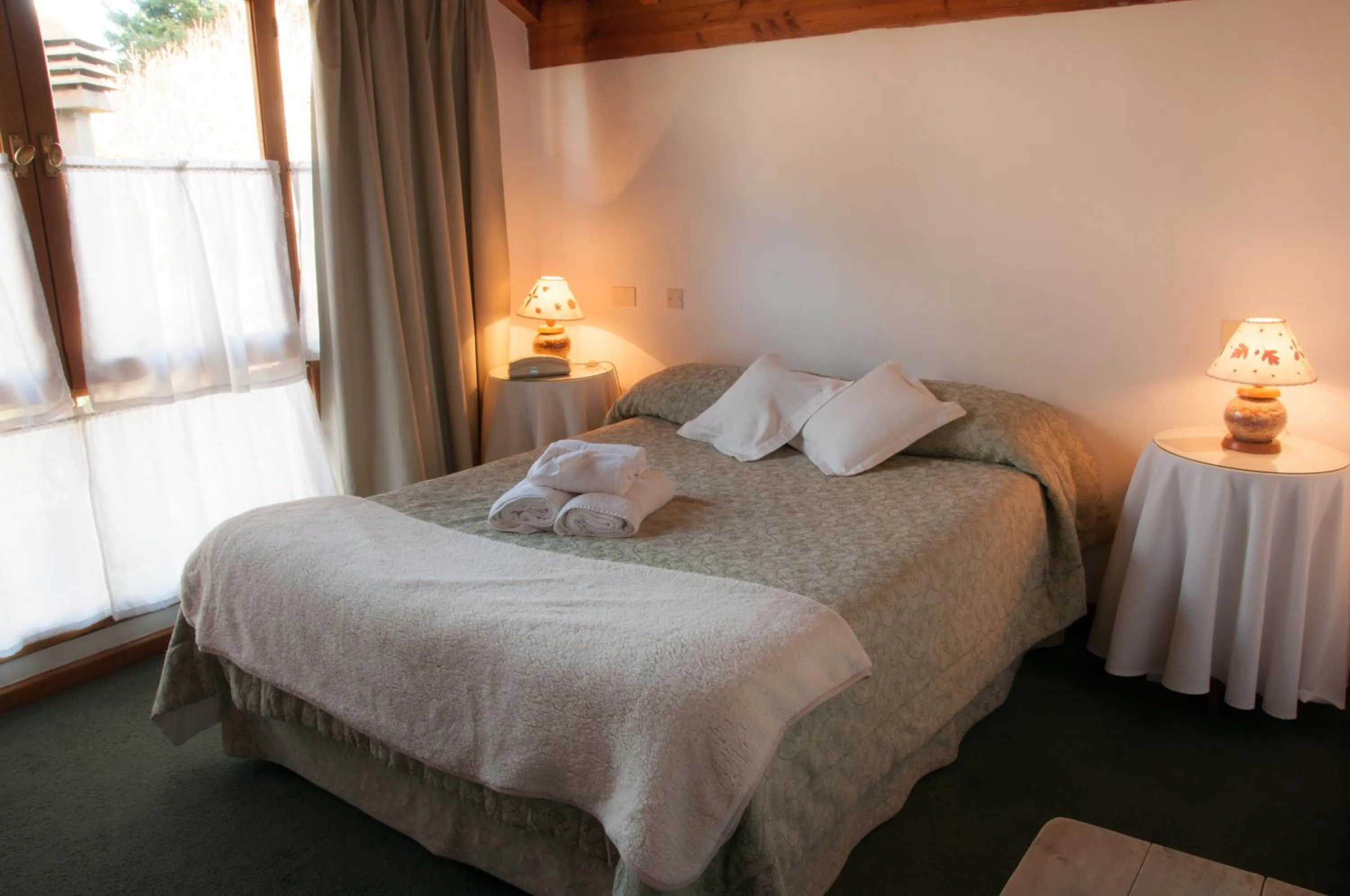 Photo of the whole room, Bed in Hostería El Arbol Duende