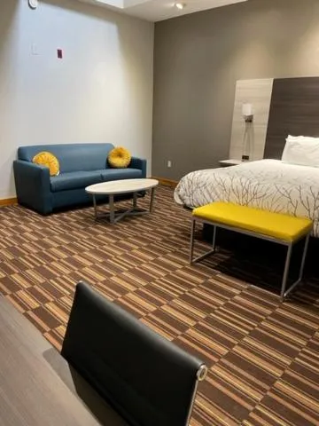 Bed in HomeTown Inn and Suites Belle Plaine