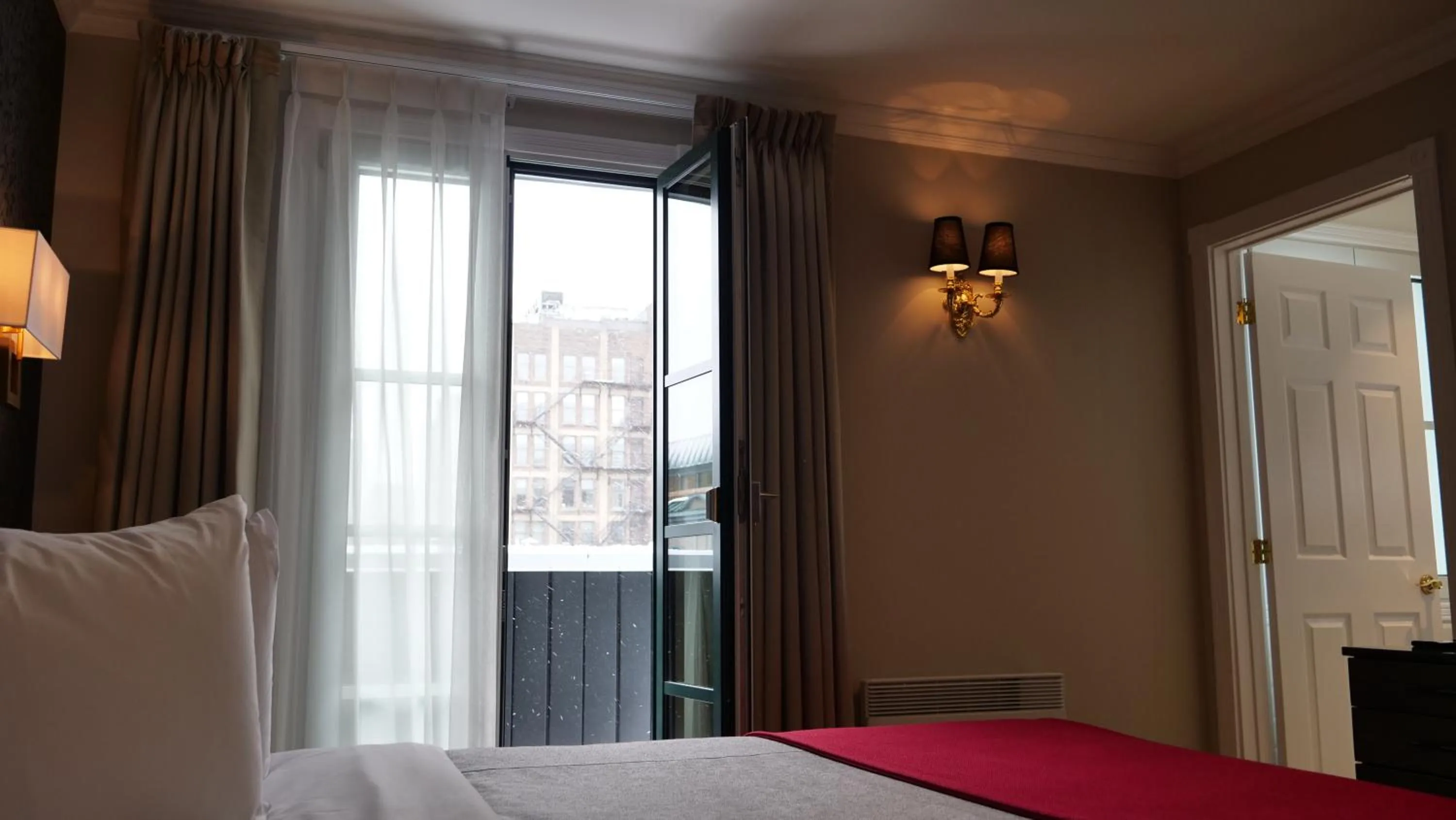 Balcony/Terrace, Bed in Hotel Bonaparte