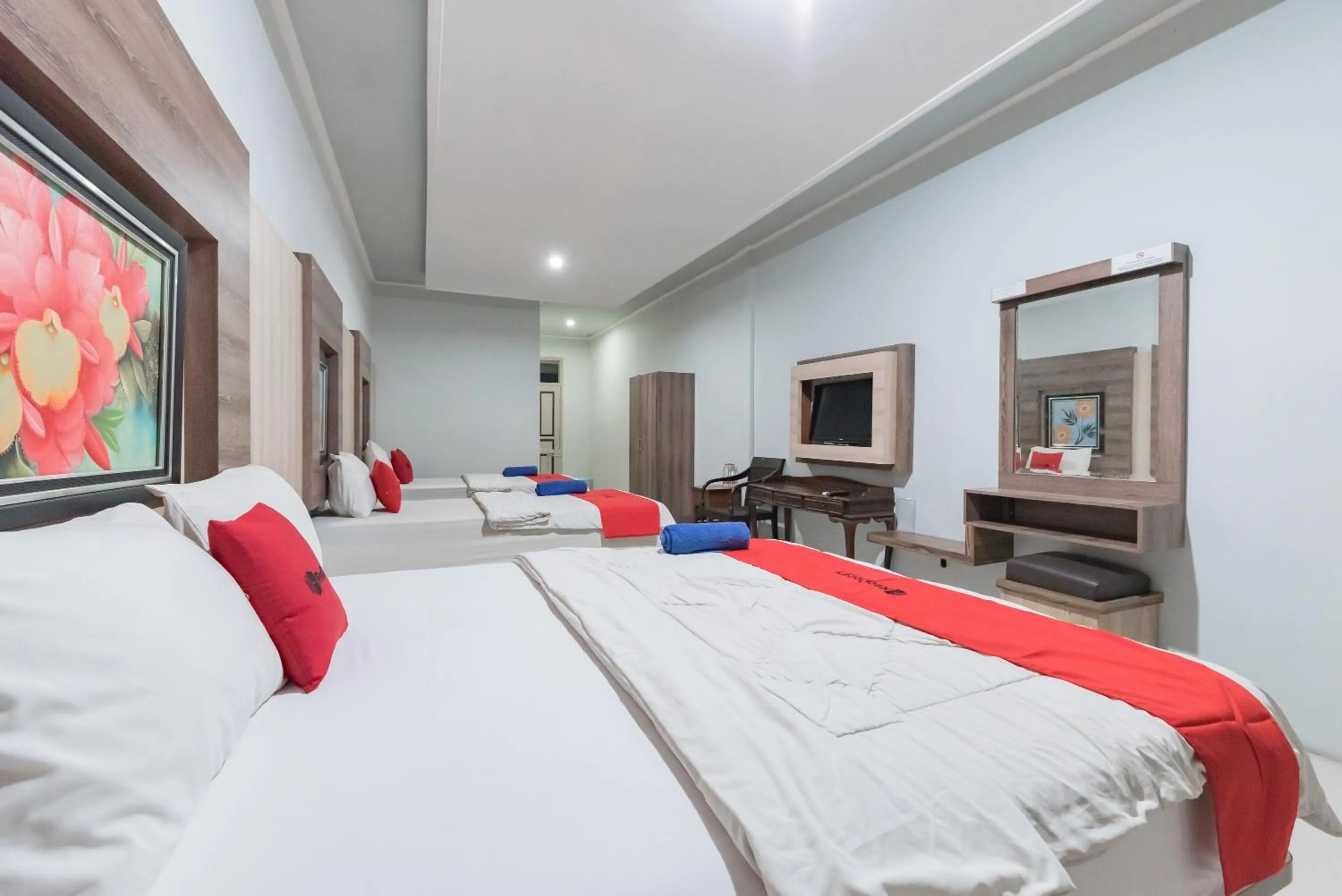Bed in RedDoorz Resort Premium @ Sangkan Hurip Kuningan
