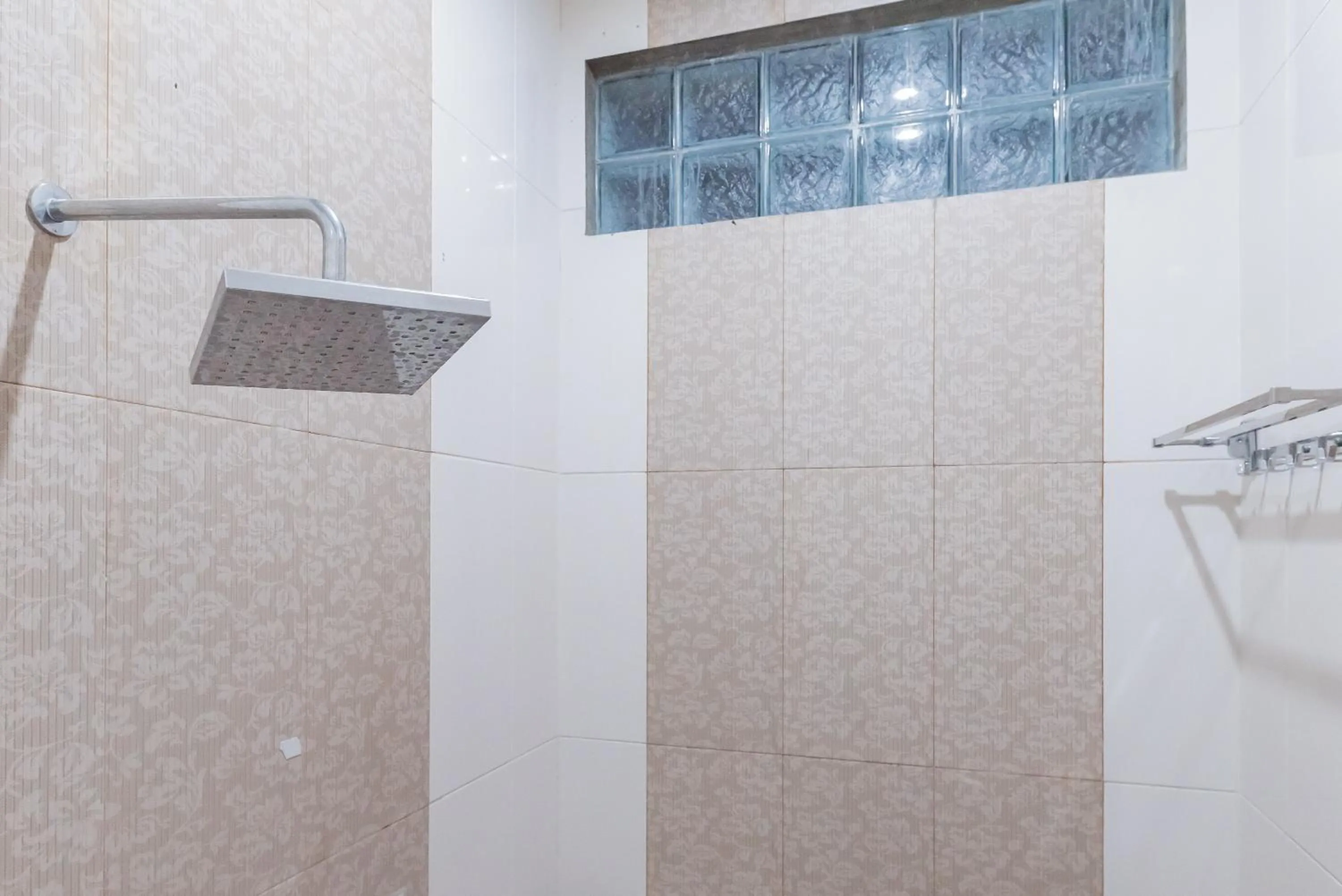 Bathroom in RedDoorz Resort Premium @ Sangkan Hurip Kuningan