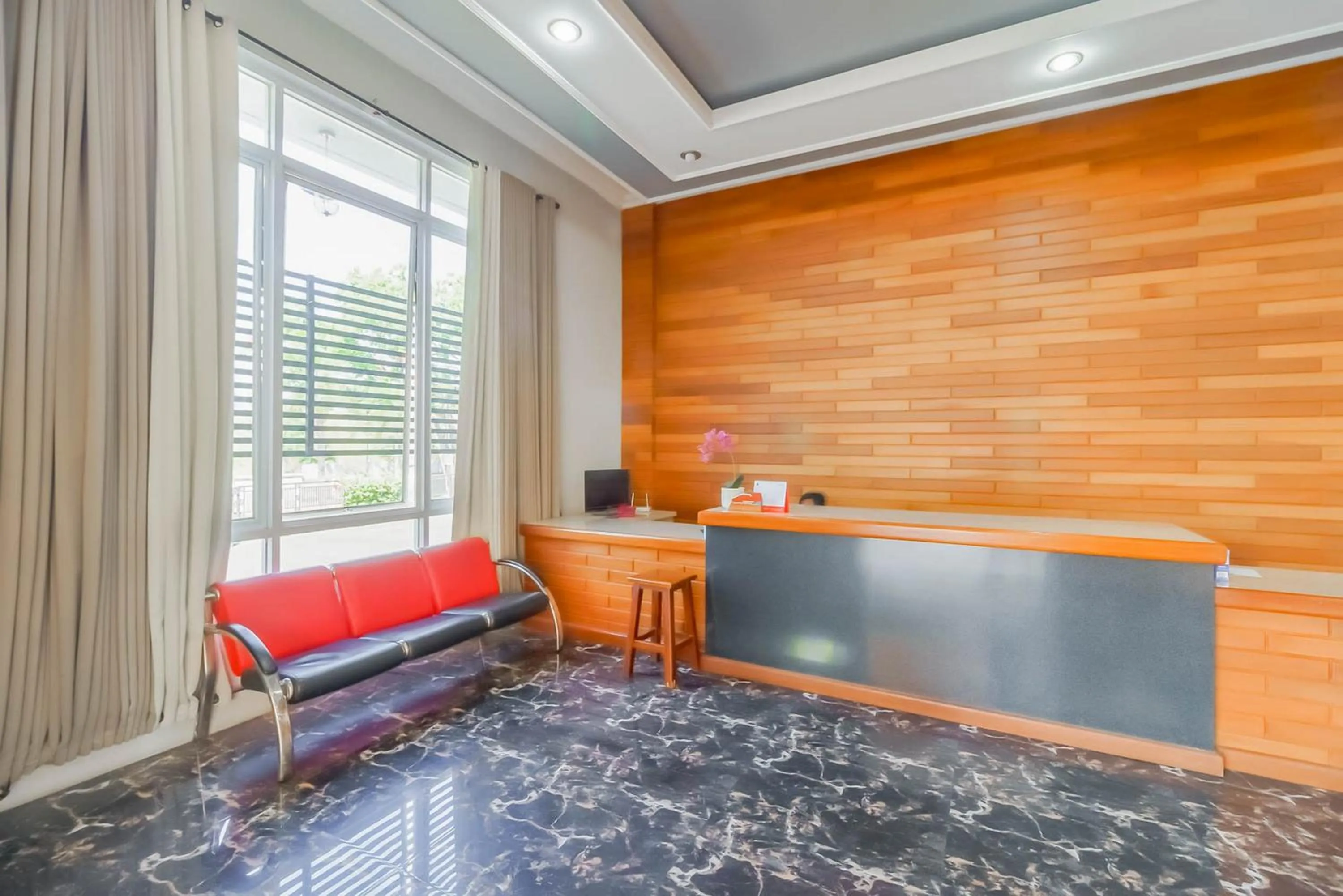 Lobby or reception in RedDoorz Resort Premium @ Sangkan Hurip Kuningan