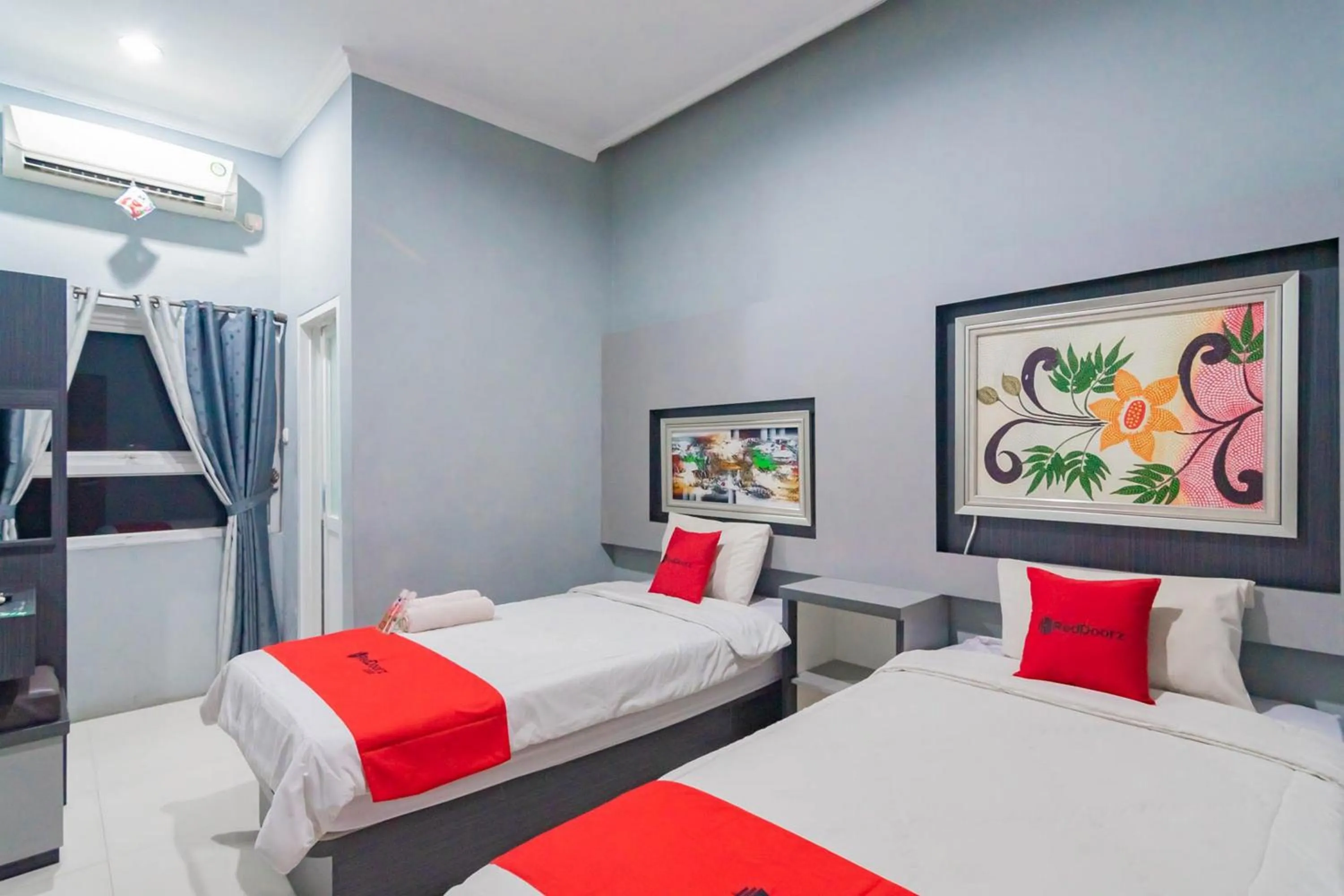 Bed in RedDoorz Resort Premium @ Sangkan Hurip Kuningan