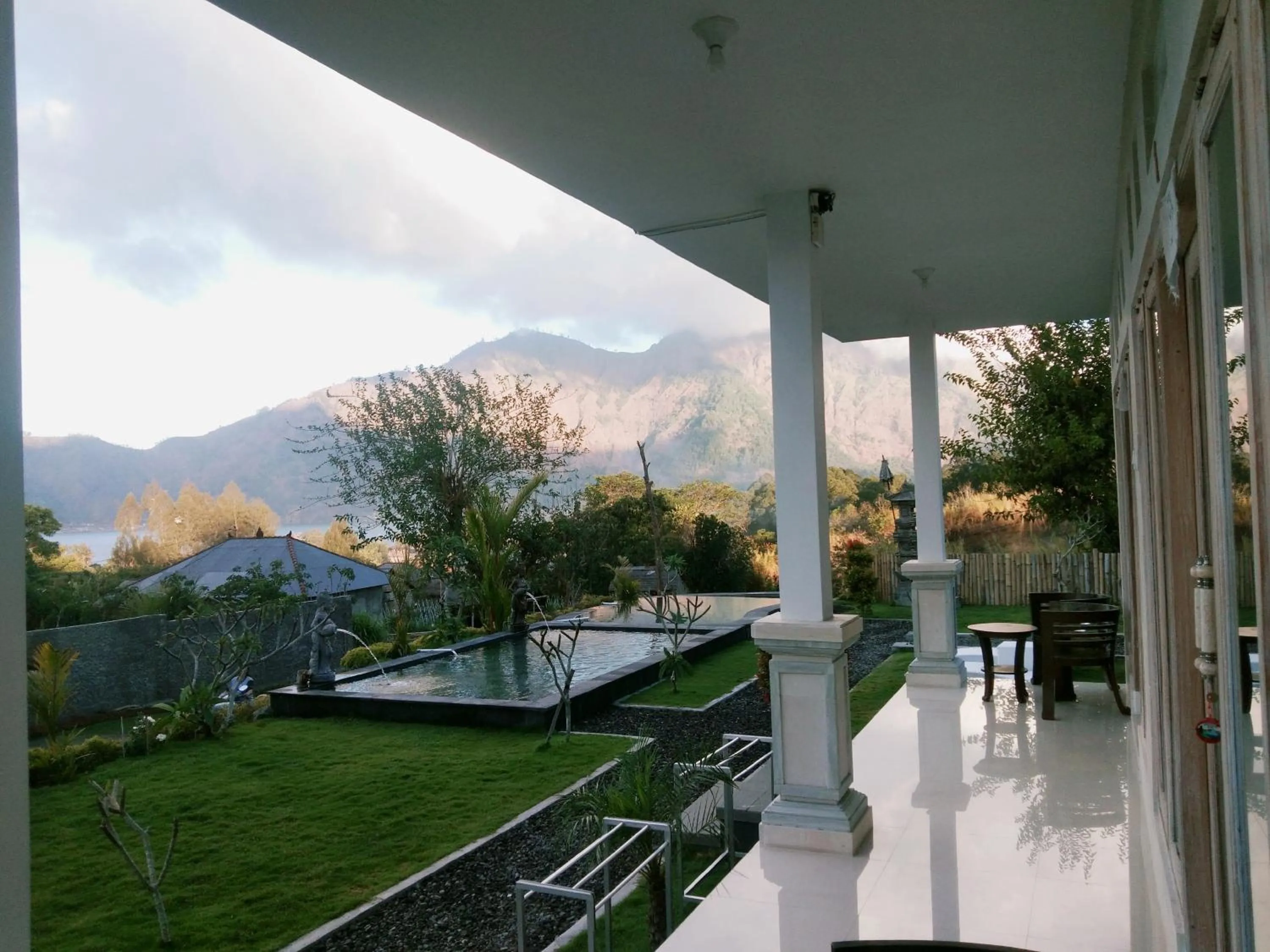 Batur Pyramid Guesthouse