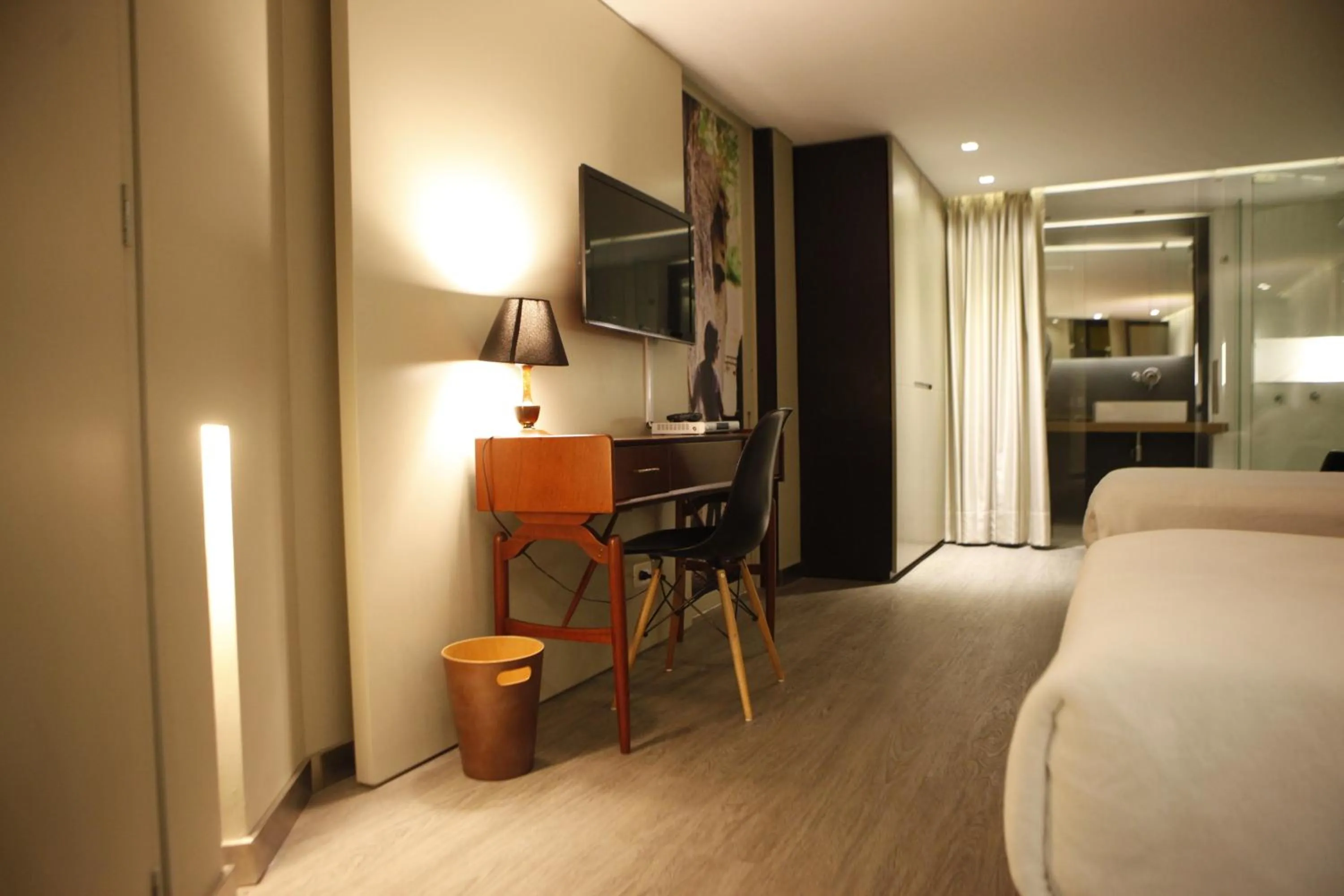 Bedroom, Bed in The Grace Hotel