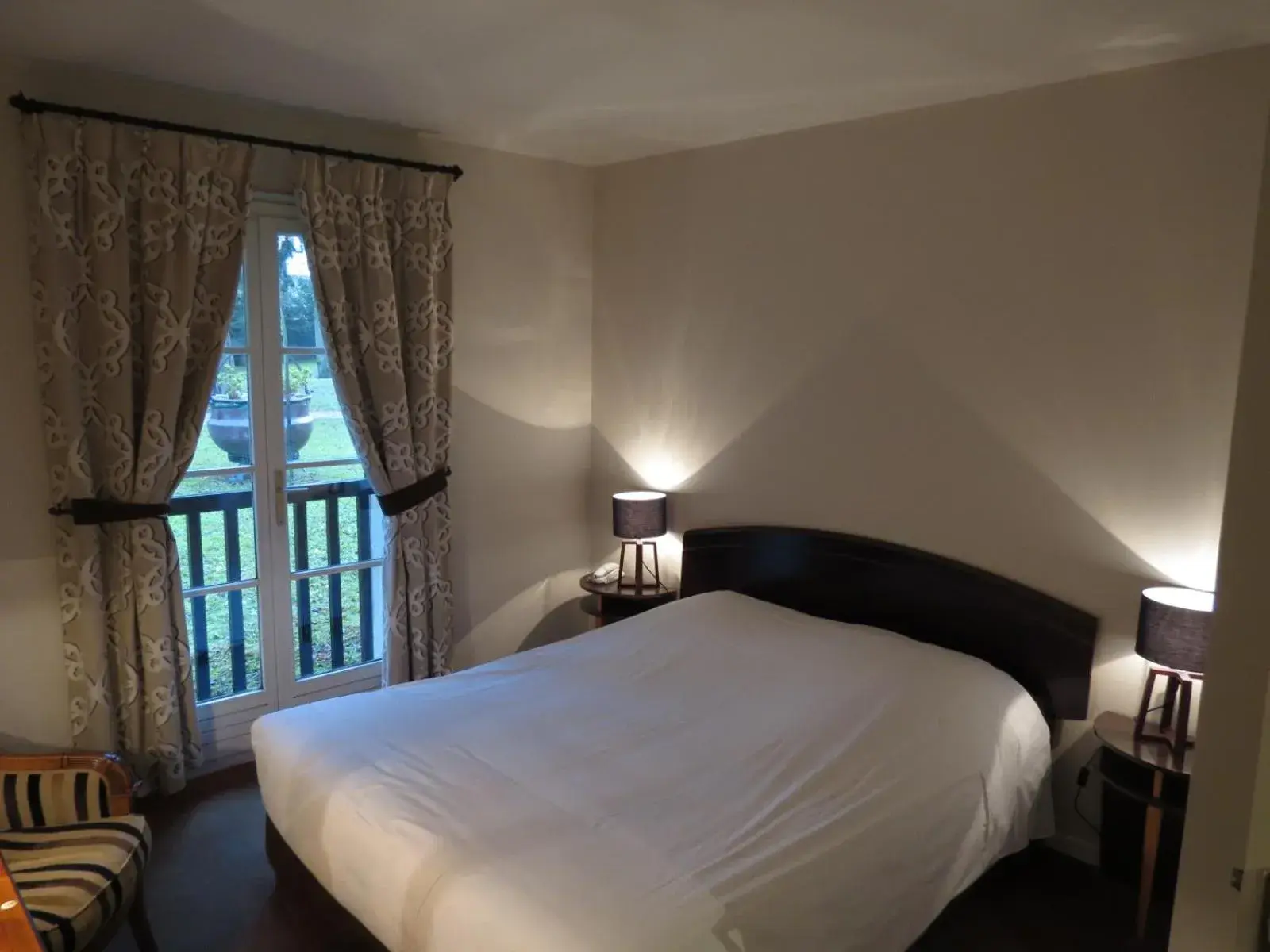 Suite in Hostellerie Du Royal Lieu Suite in Hostellerie Du Royal Lieu