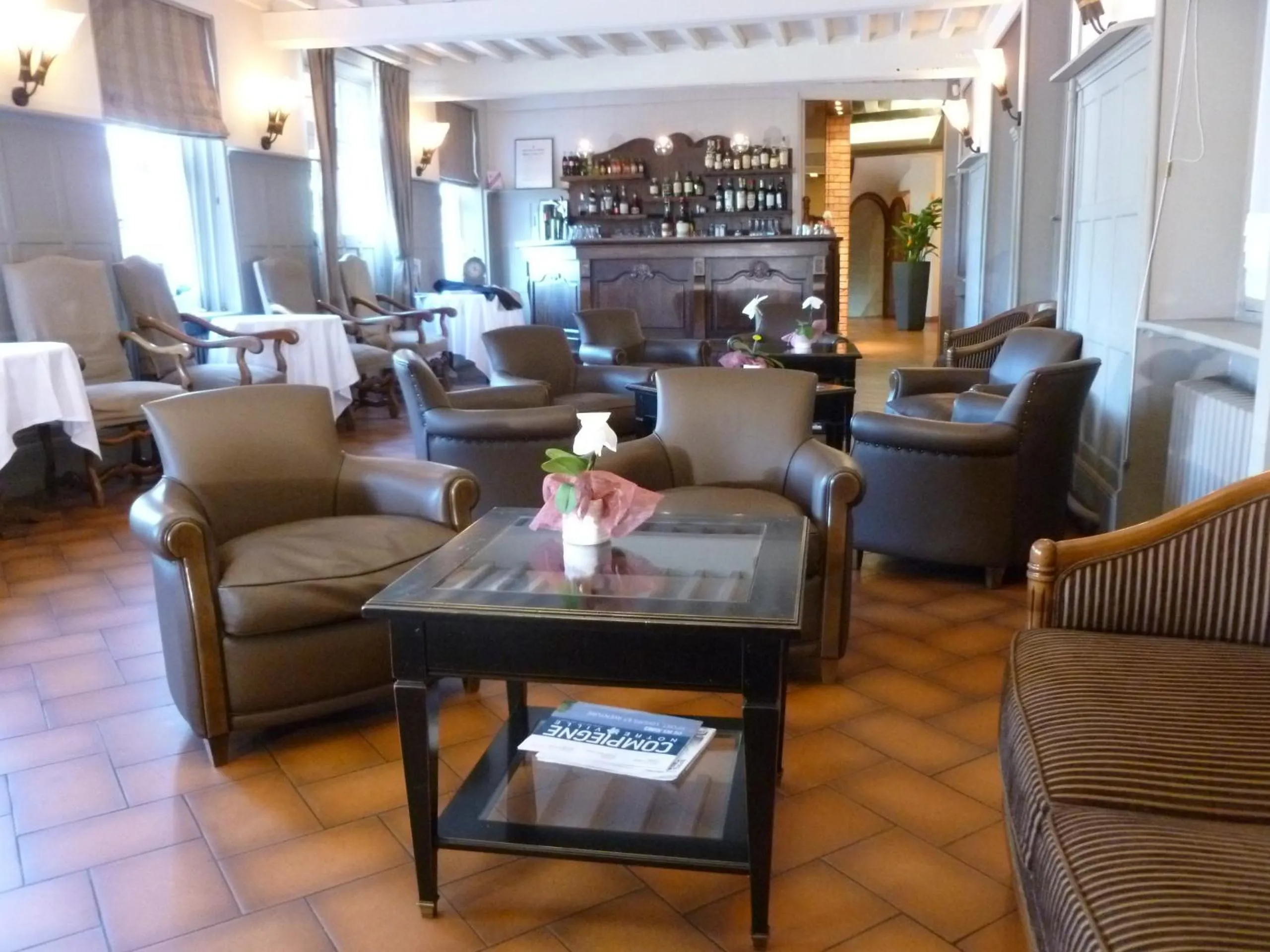 Lounge or bar in Hostellerie Du Royal Lieu