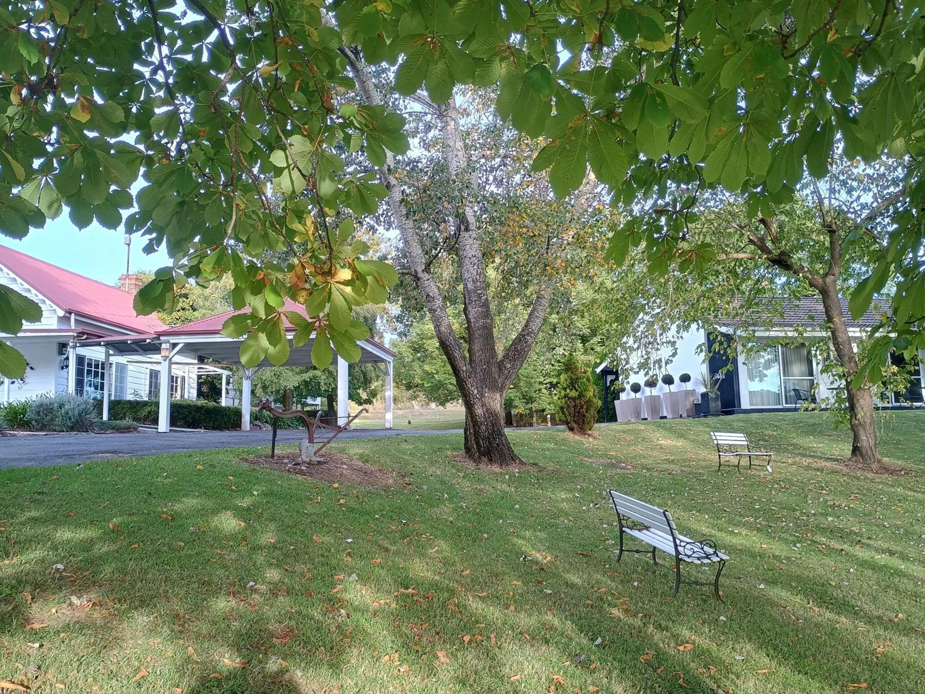 Property building in Moore Park Inn